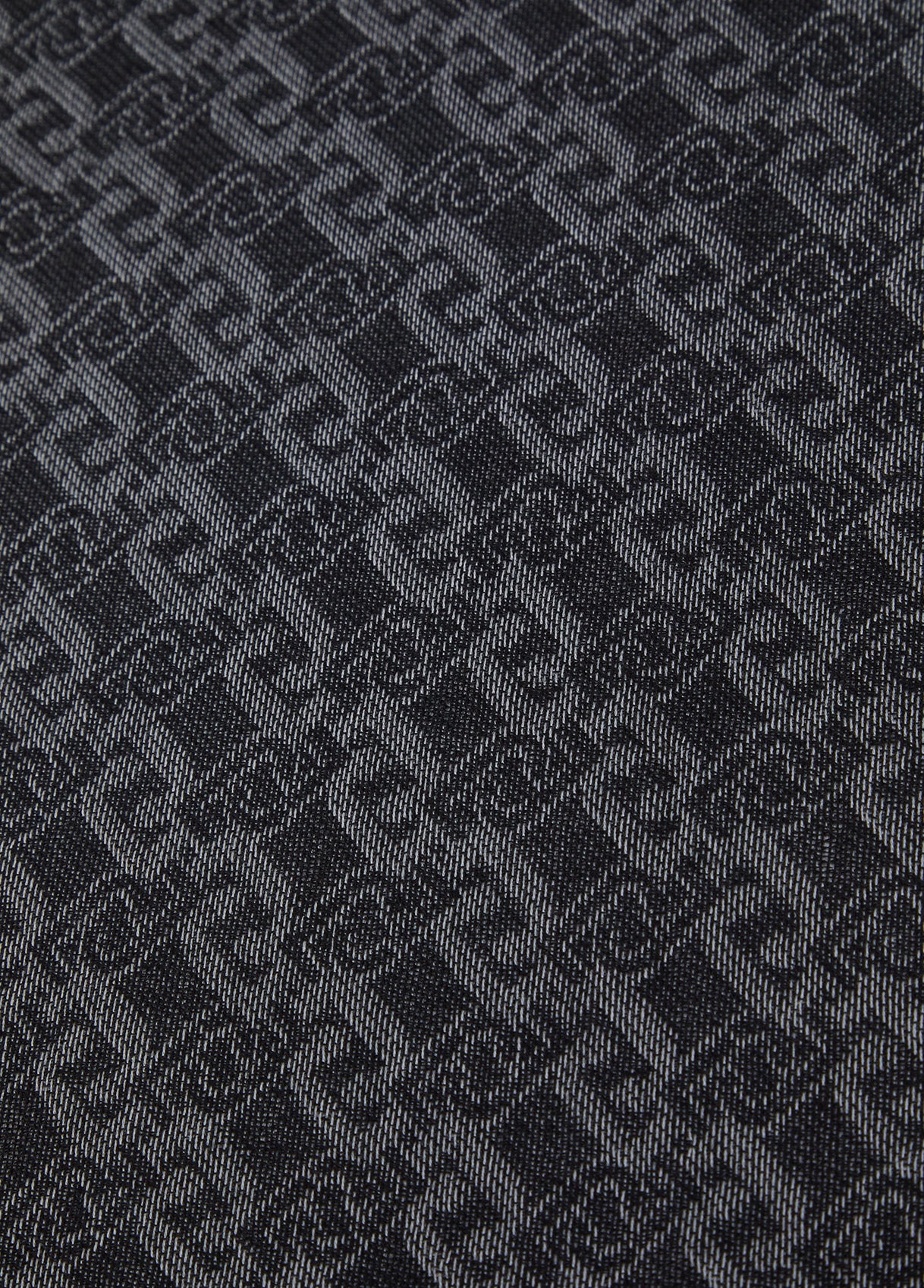 2A5004T030022222T.U.-black