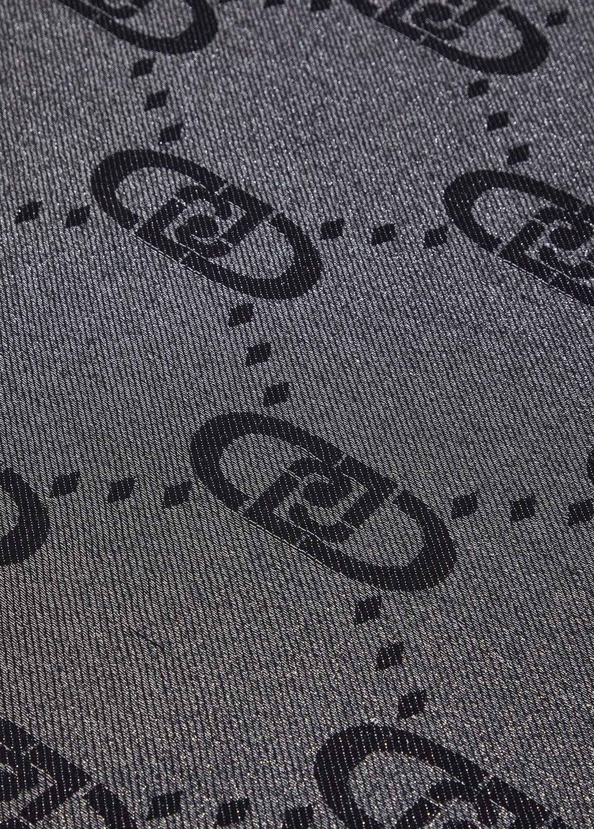 2A5011T030022222T.U.-black
