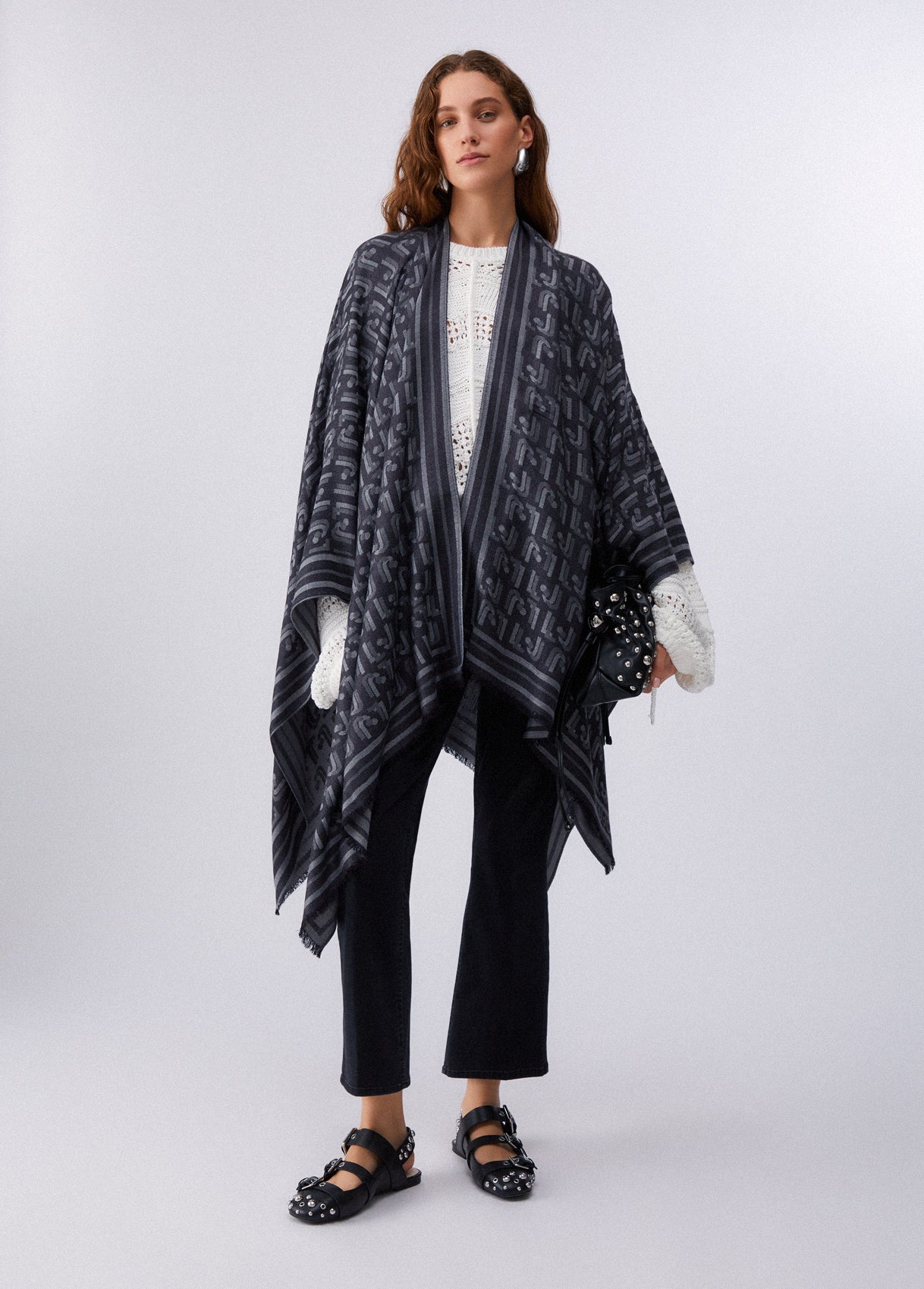 2A6007T030022222T.U.-black