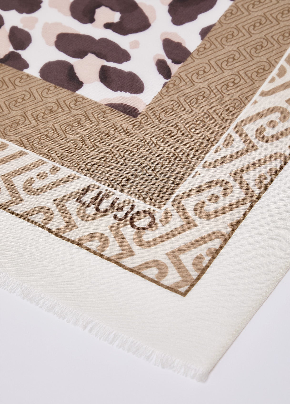 2A6041T428600005T.U.-beige