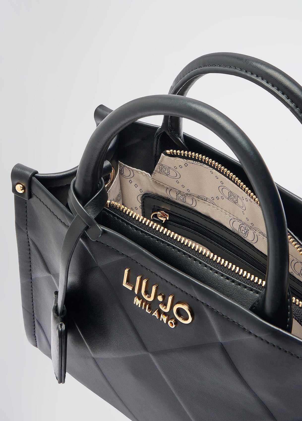 AA5192E077822222T.U.-black