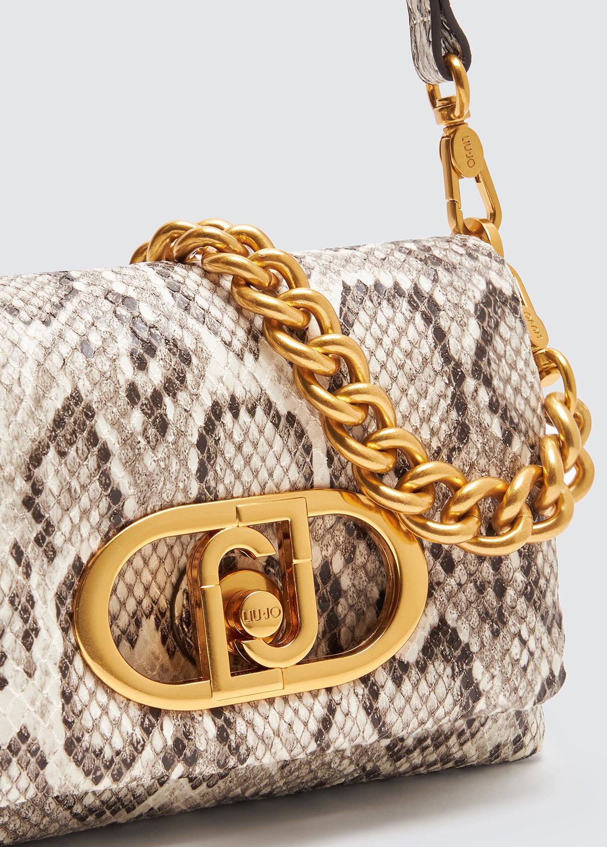 AA5269E001903R14T.U.-python print