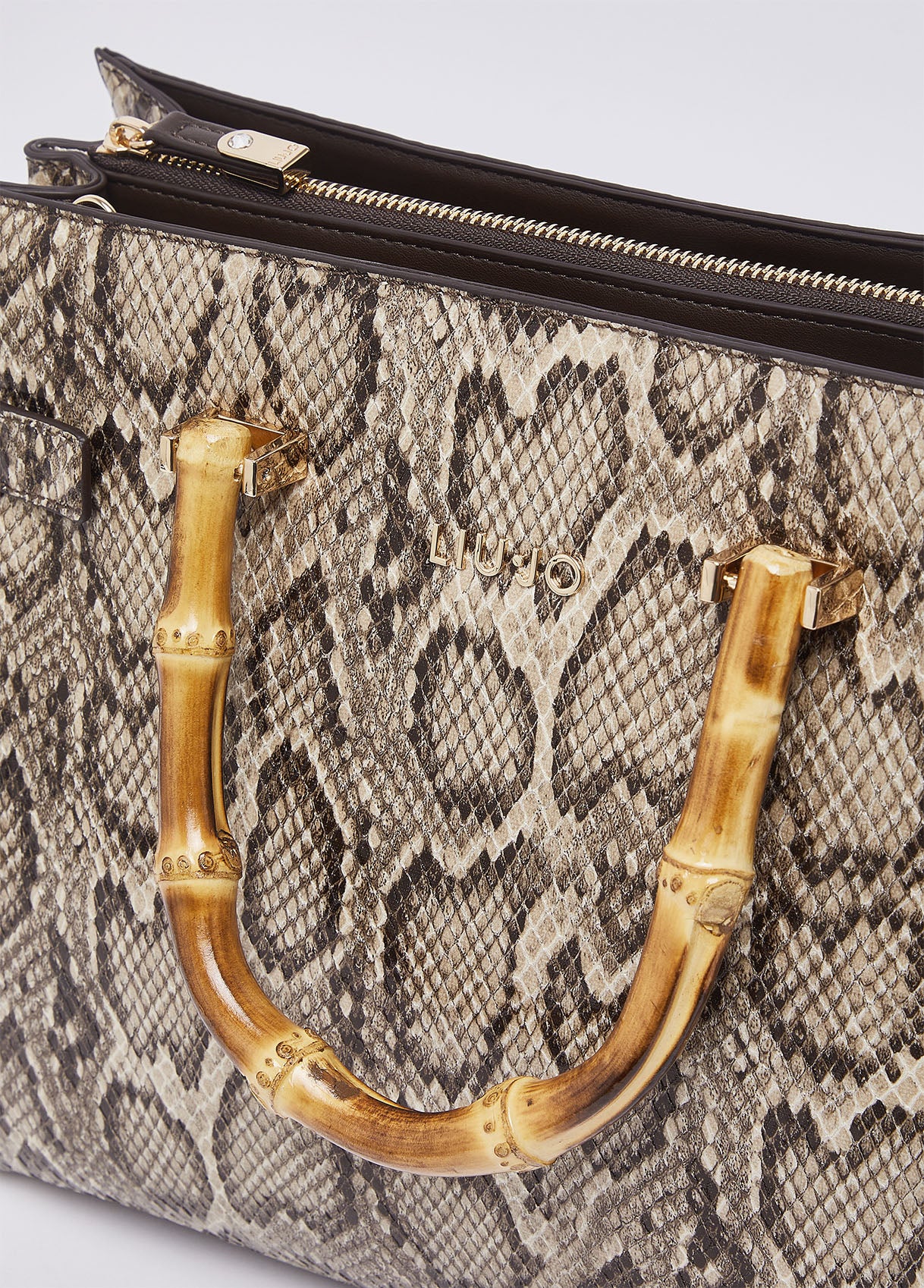 AA6086E1115P9220T.U.-python print