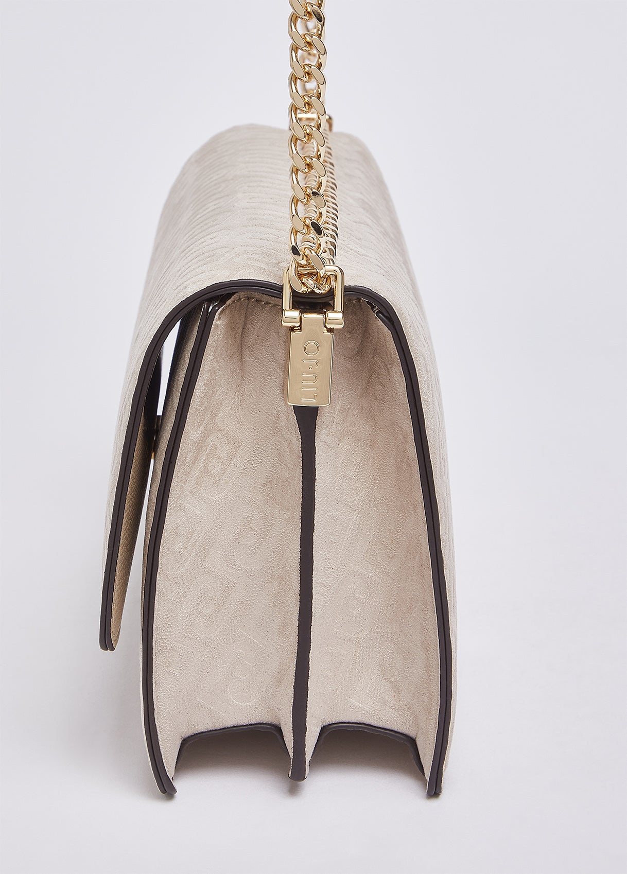 AA6210T384A51308T.U.-beige