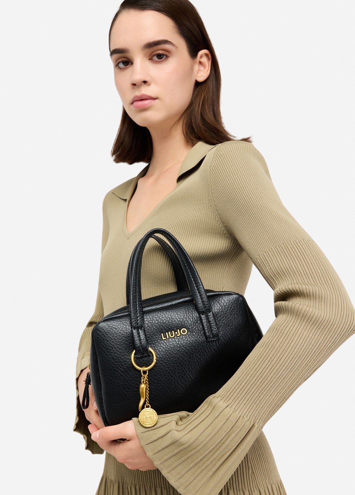 AF5021E002722222T.U.-black