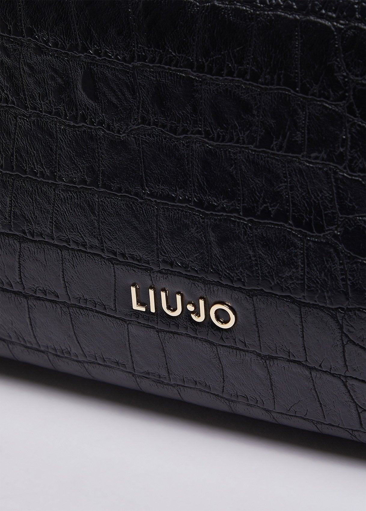 AF6057ES04222222T.U.-black
