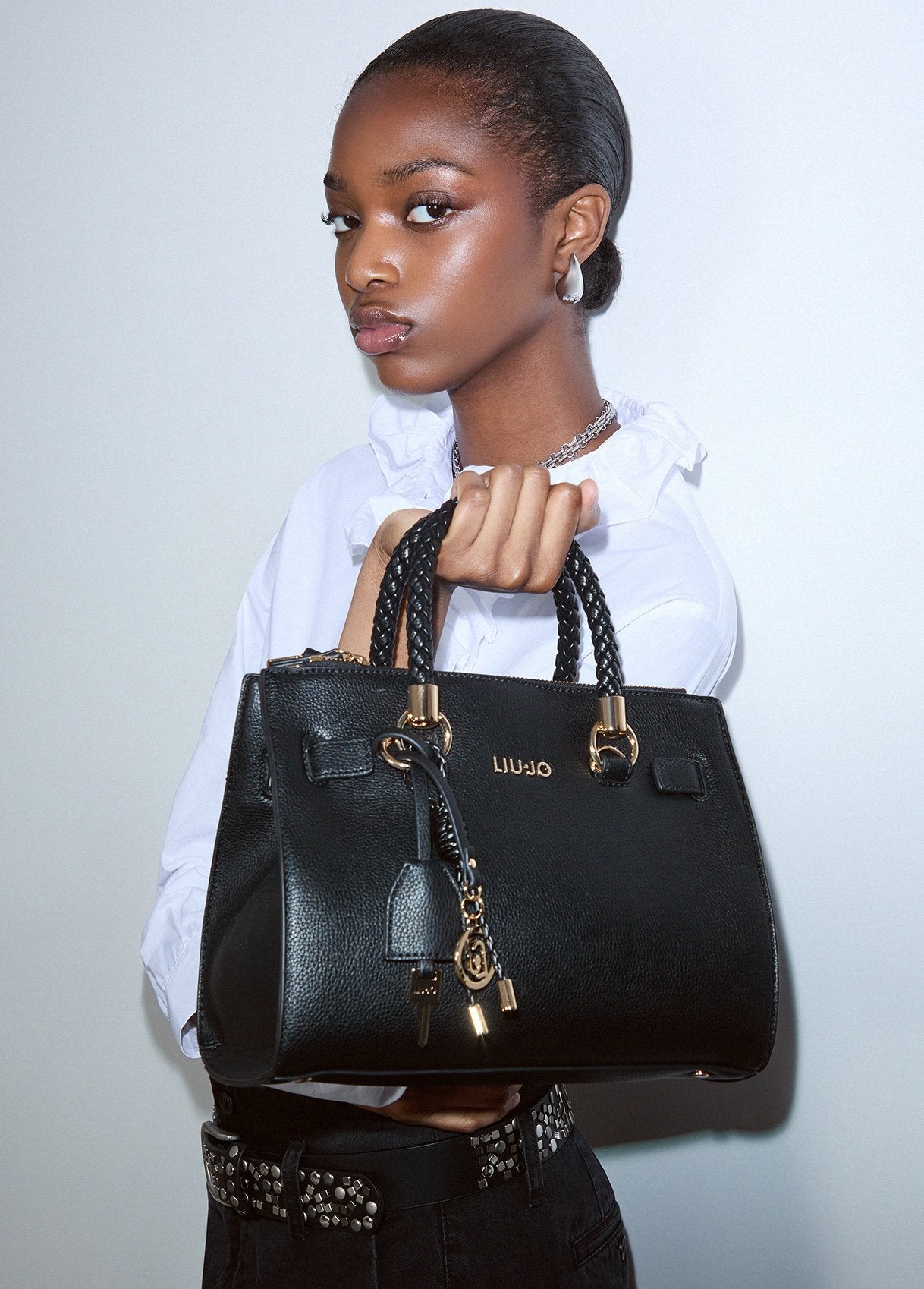 AF6069E101922222T.U.-black