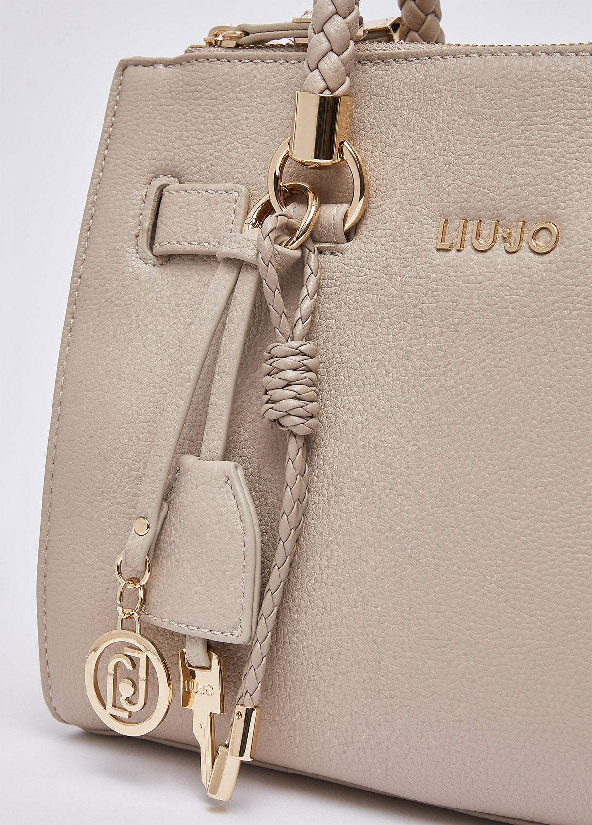 AF6069E101951308T.U.-white