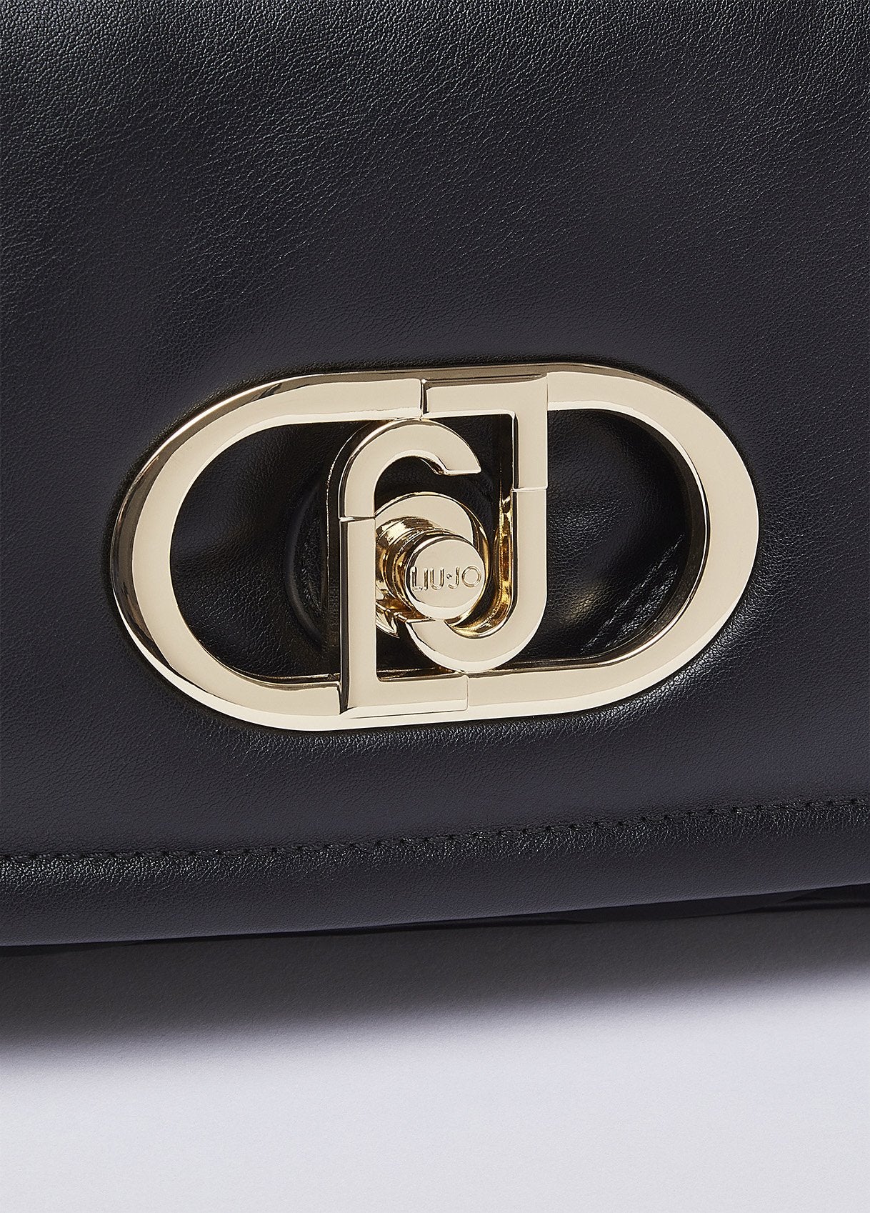 AF6148E116622222T.U.-black