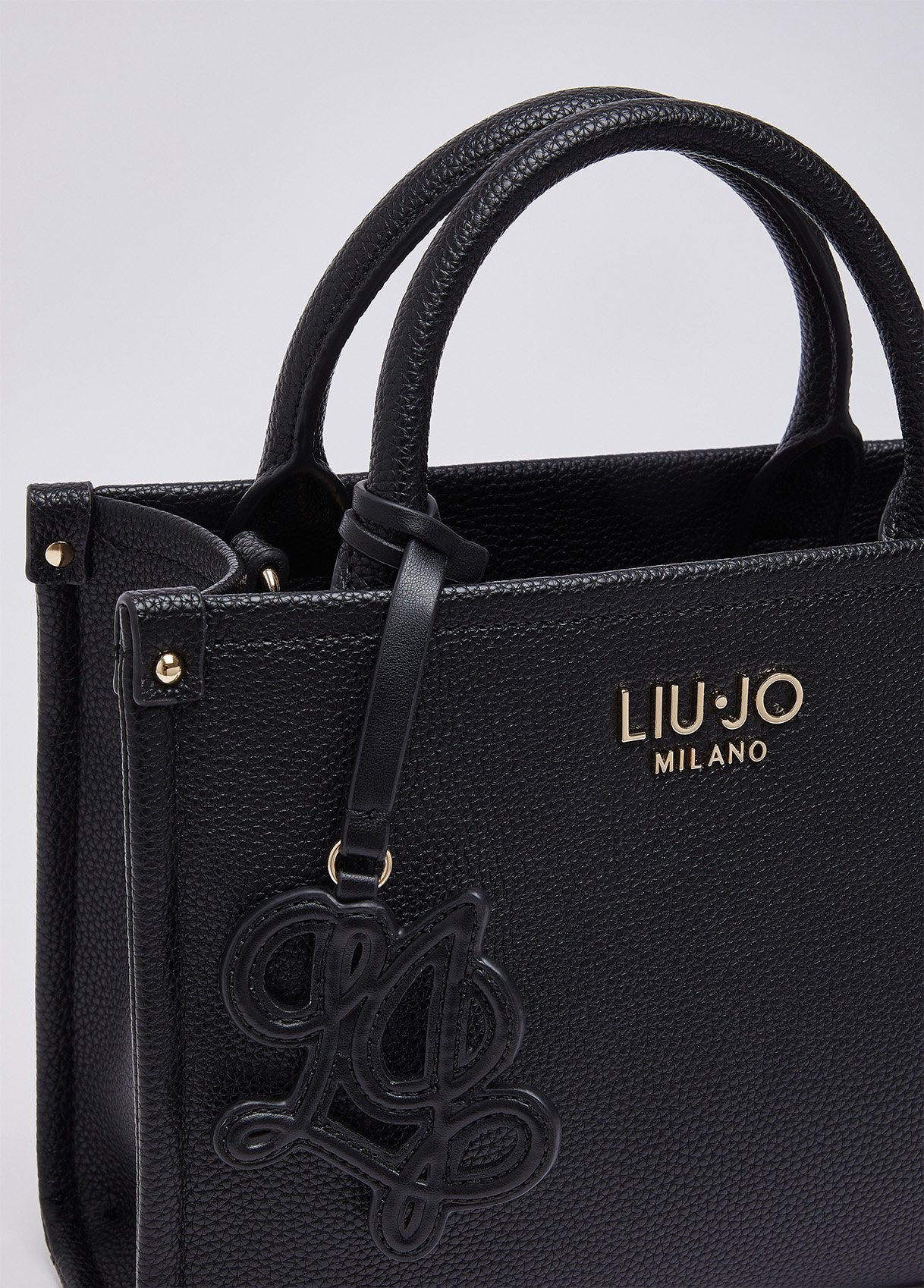AF6192ES03922222T.U.-black