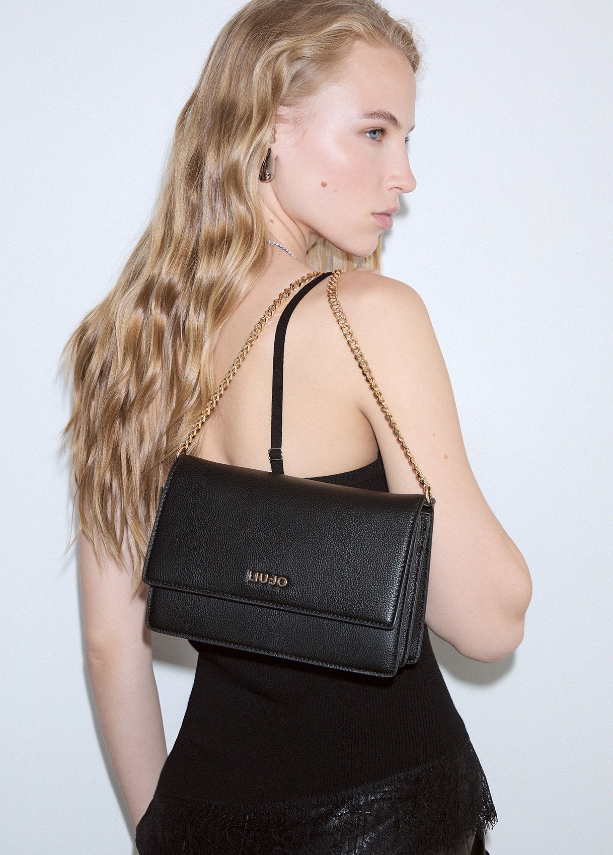AF6210E101922222T.U.-black