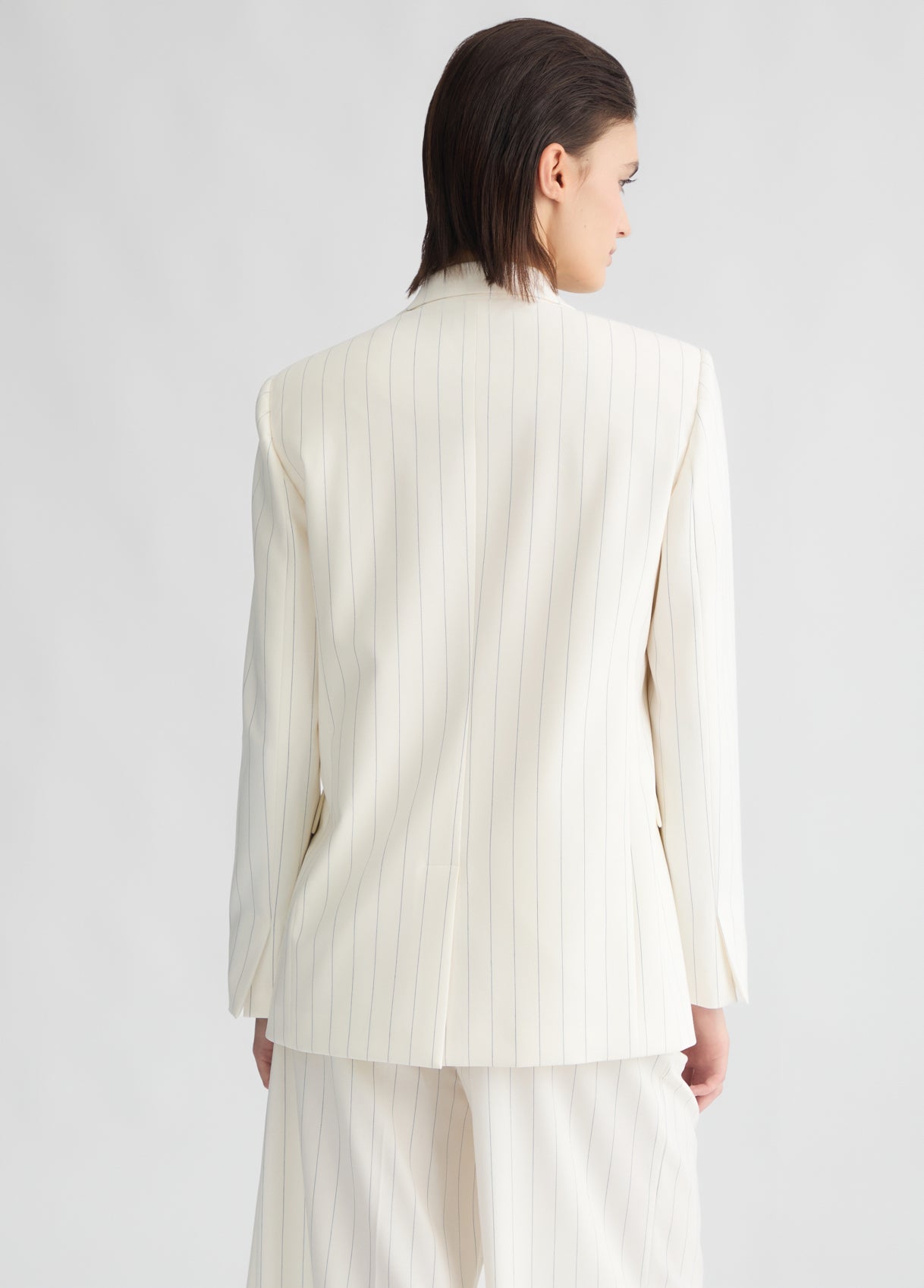 CA5235T1969MM26E38-pinstripe white