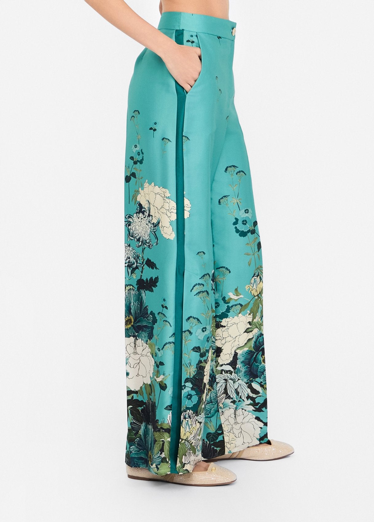 CF5301TS555M971642-azure blue with flowers