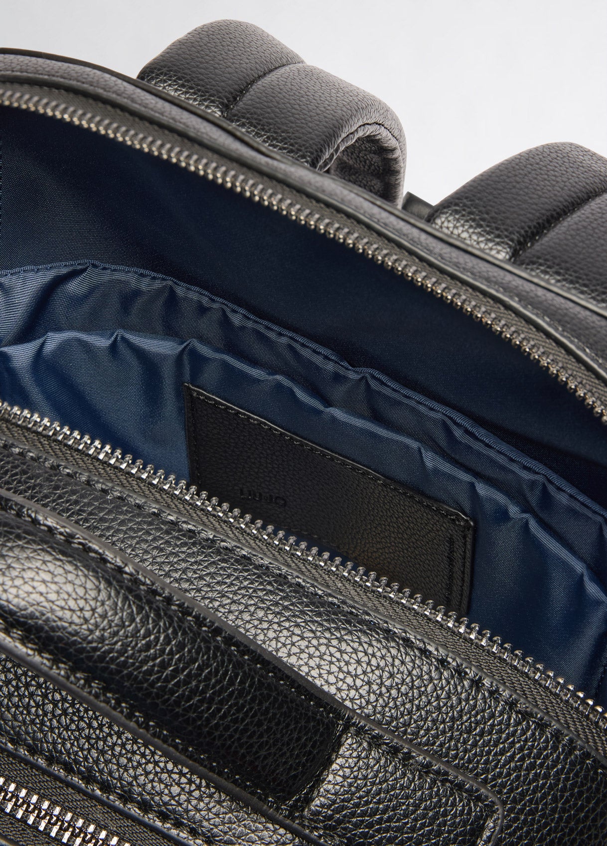 DA5021E102122222T.U.-black