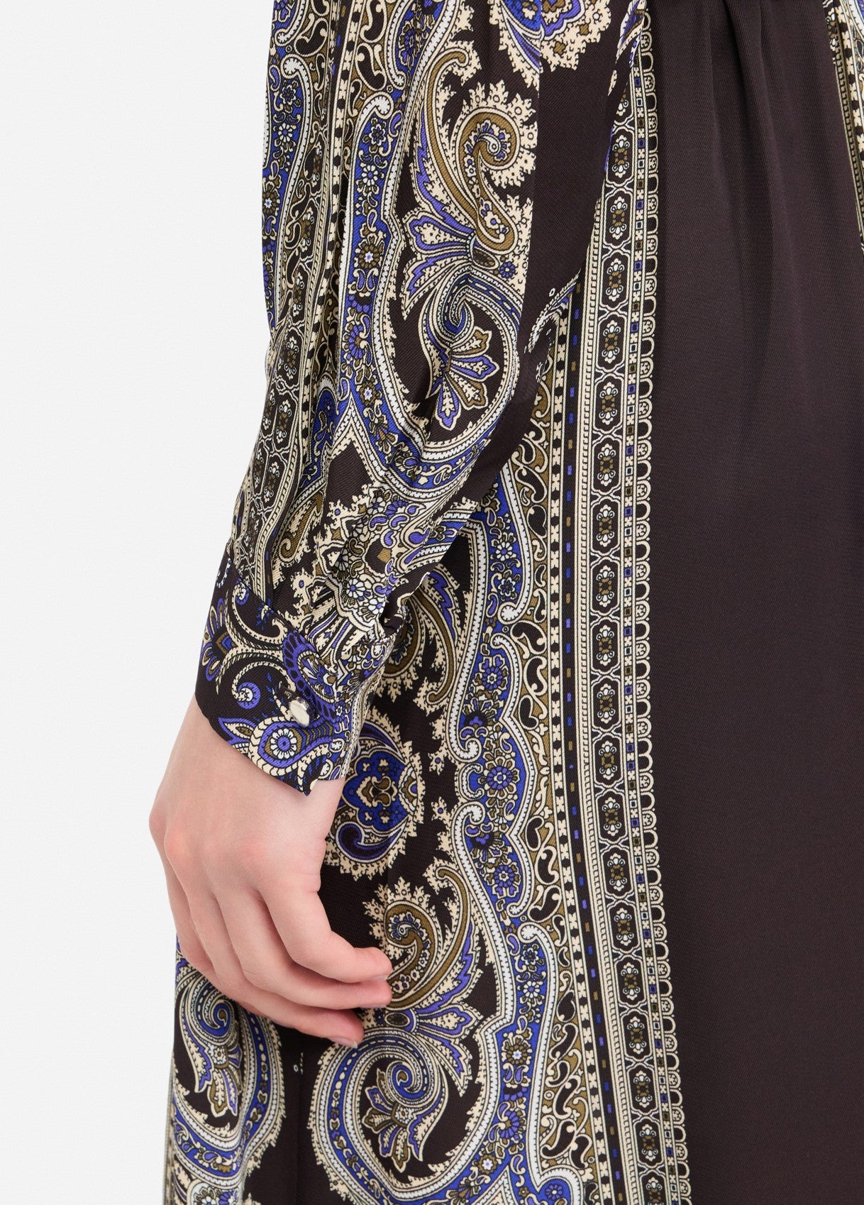 MF5394TS117P914138-Arabian print