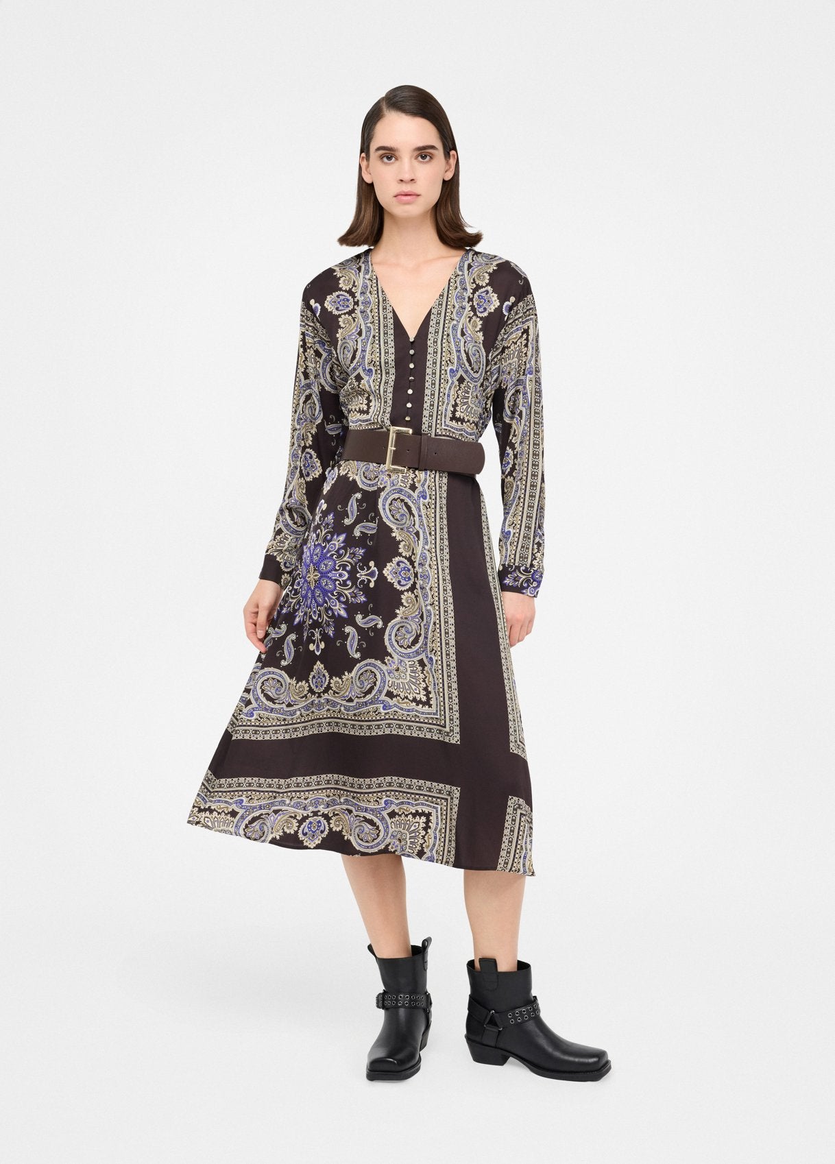 MF5394TS117P914138-Arabian print