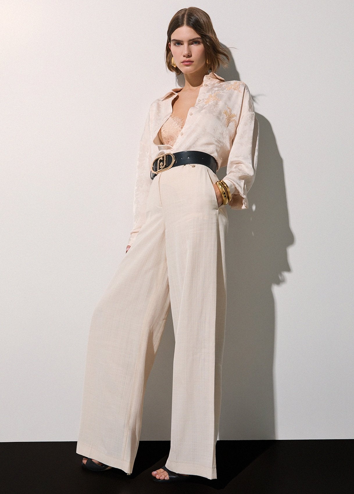 PF6018T738AX079342-cream