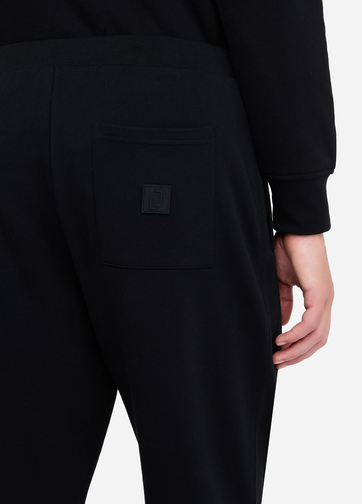 QF5054F094622222S-black