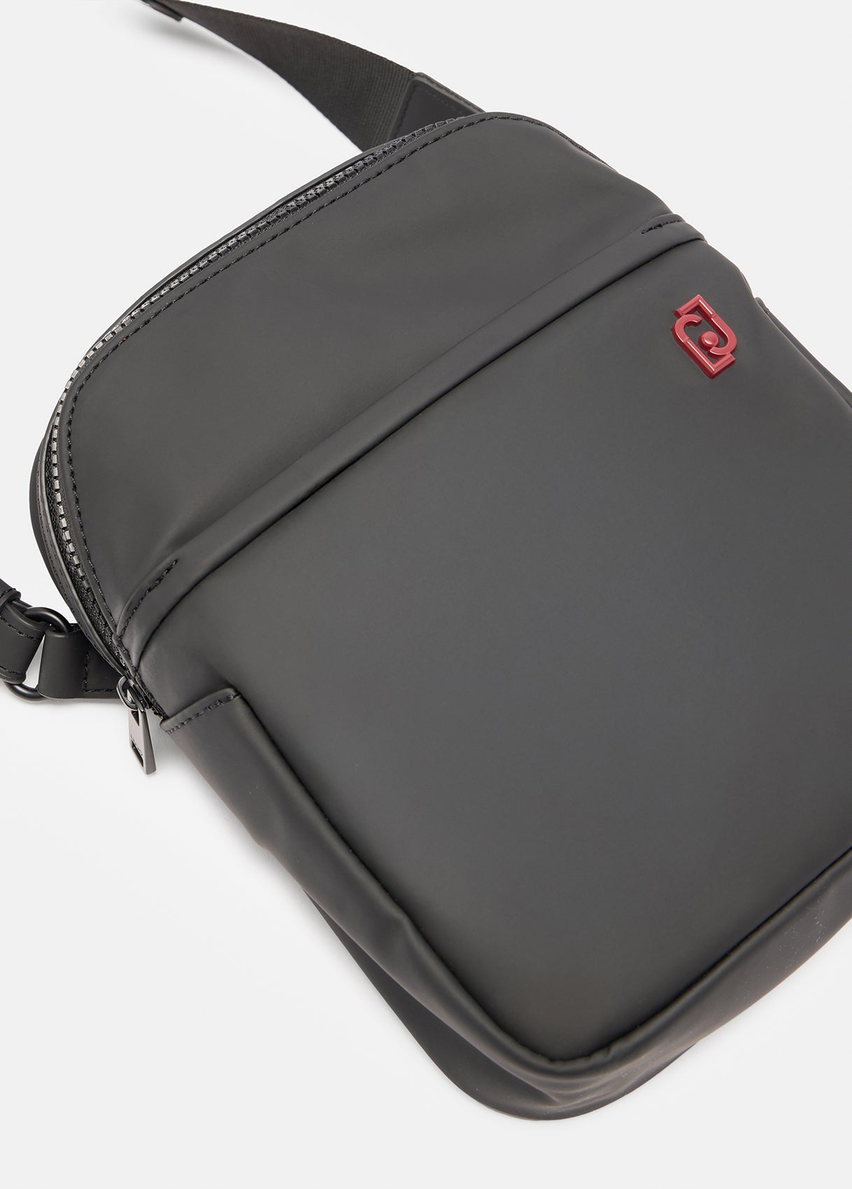 QF5203E108122222T.U.-black