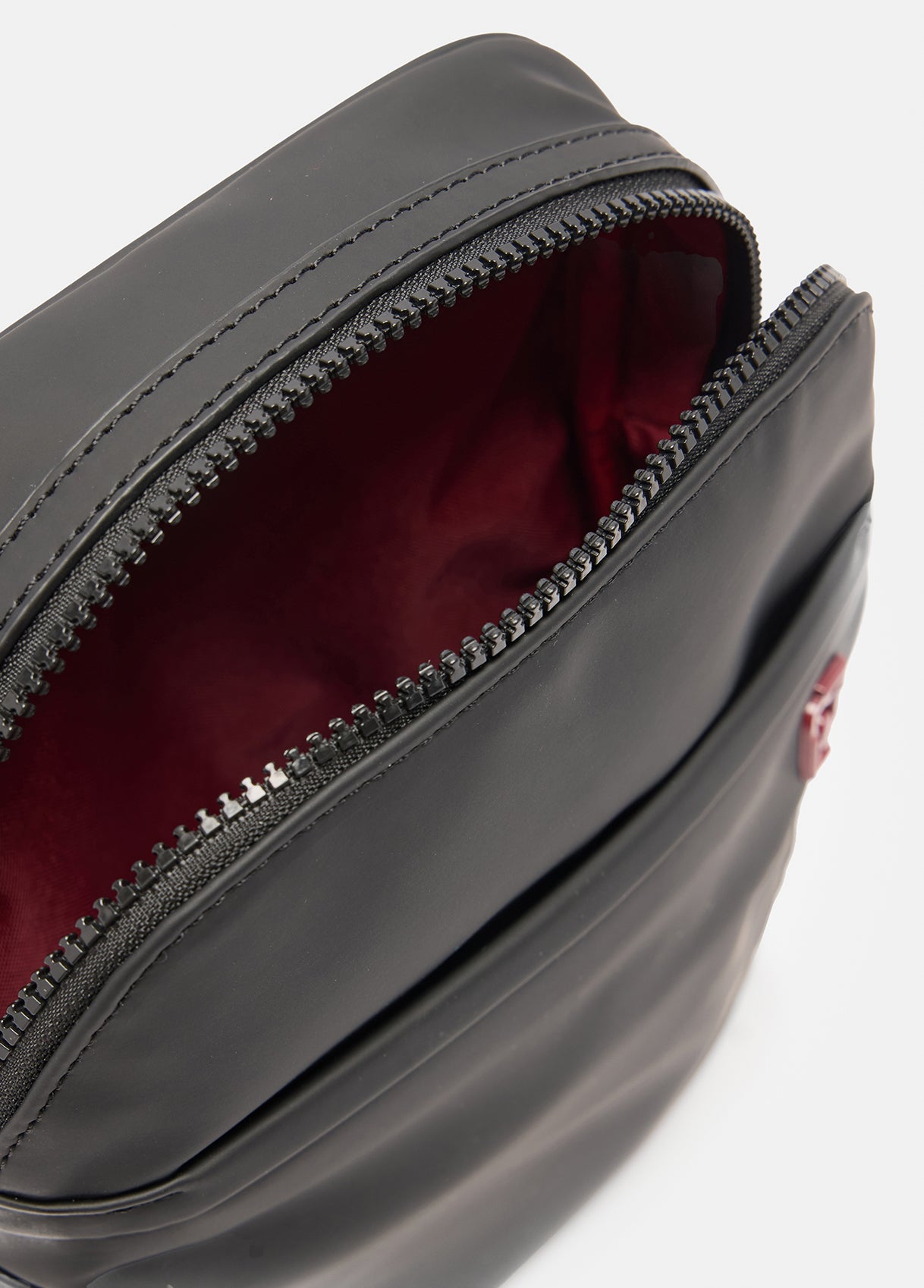 QF5203E108122222T.U.-black