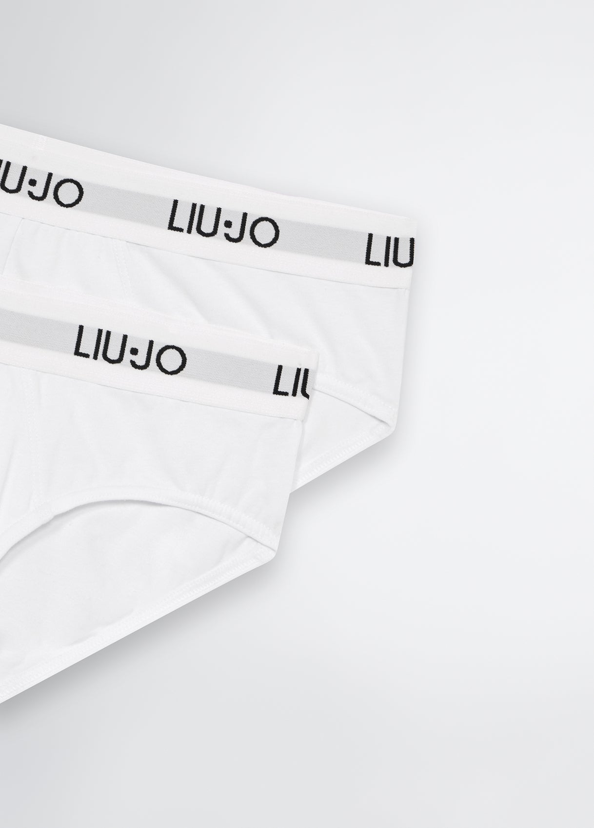 QXX032J015714800S-white