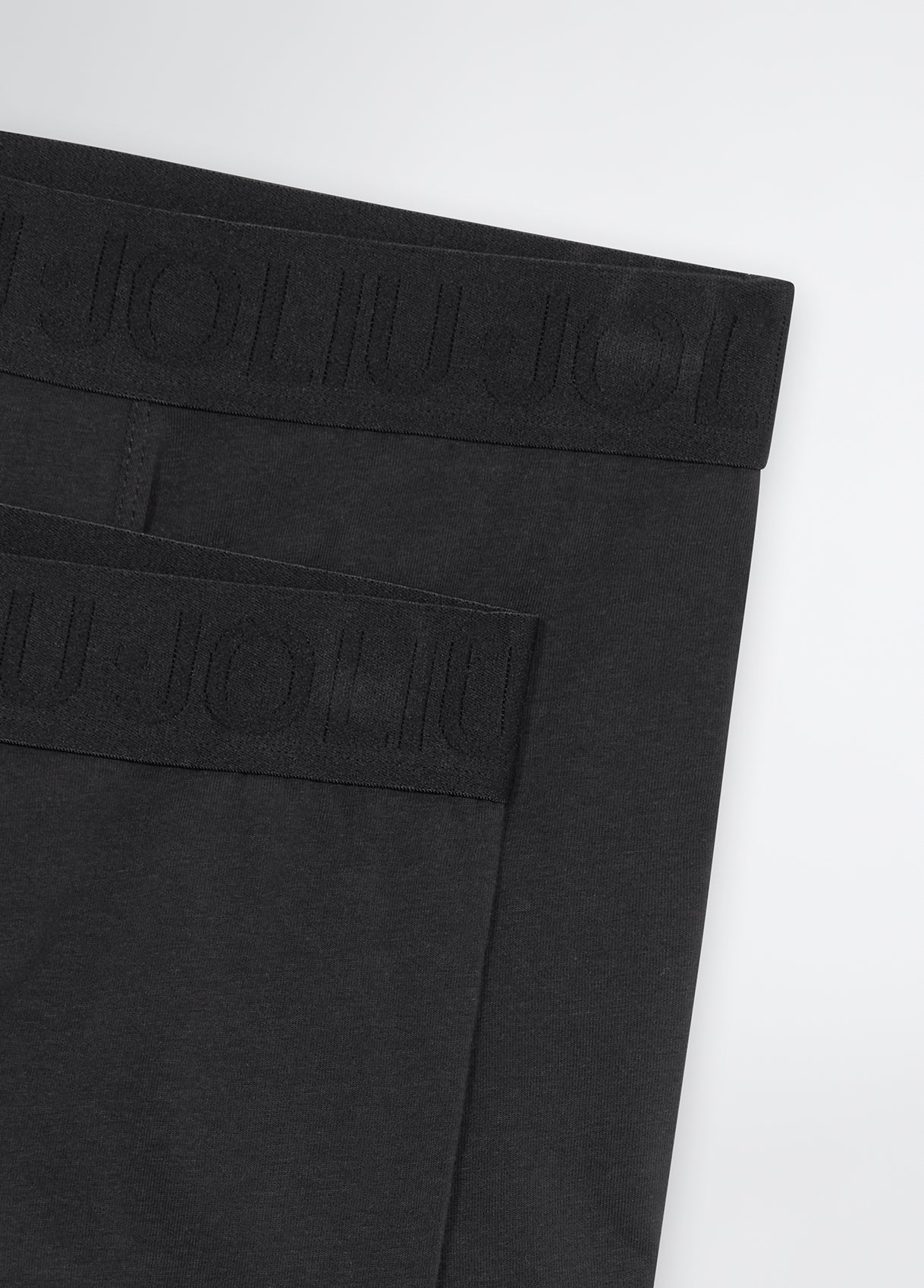 QXX037J015722222S-black