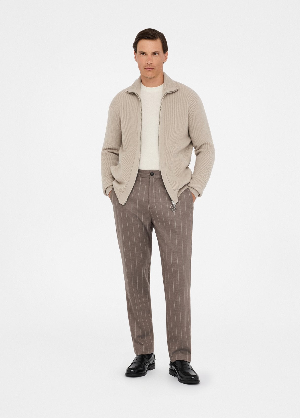 QXX061MA23P14801S-tofu white