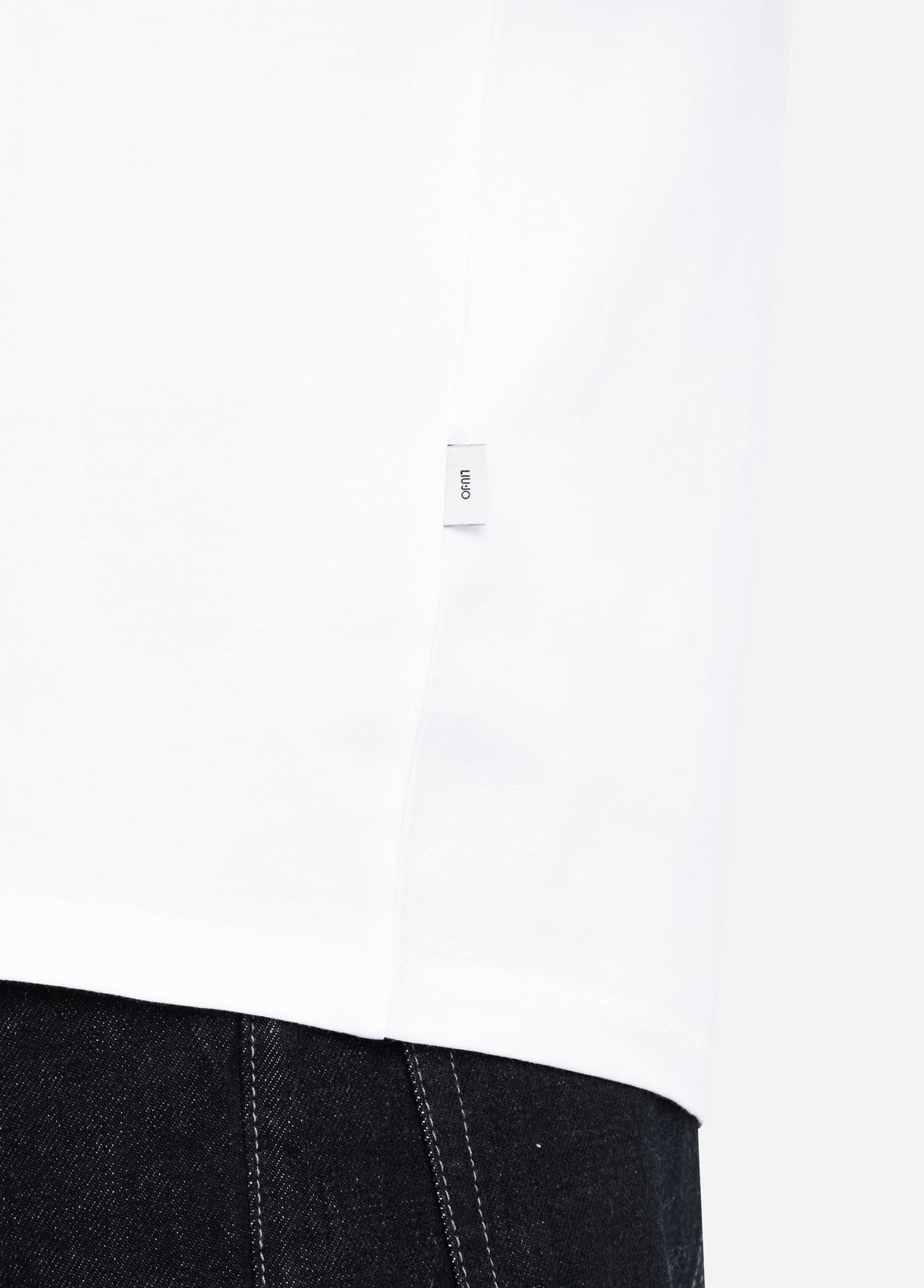 QXX078J499714001S-white