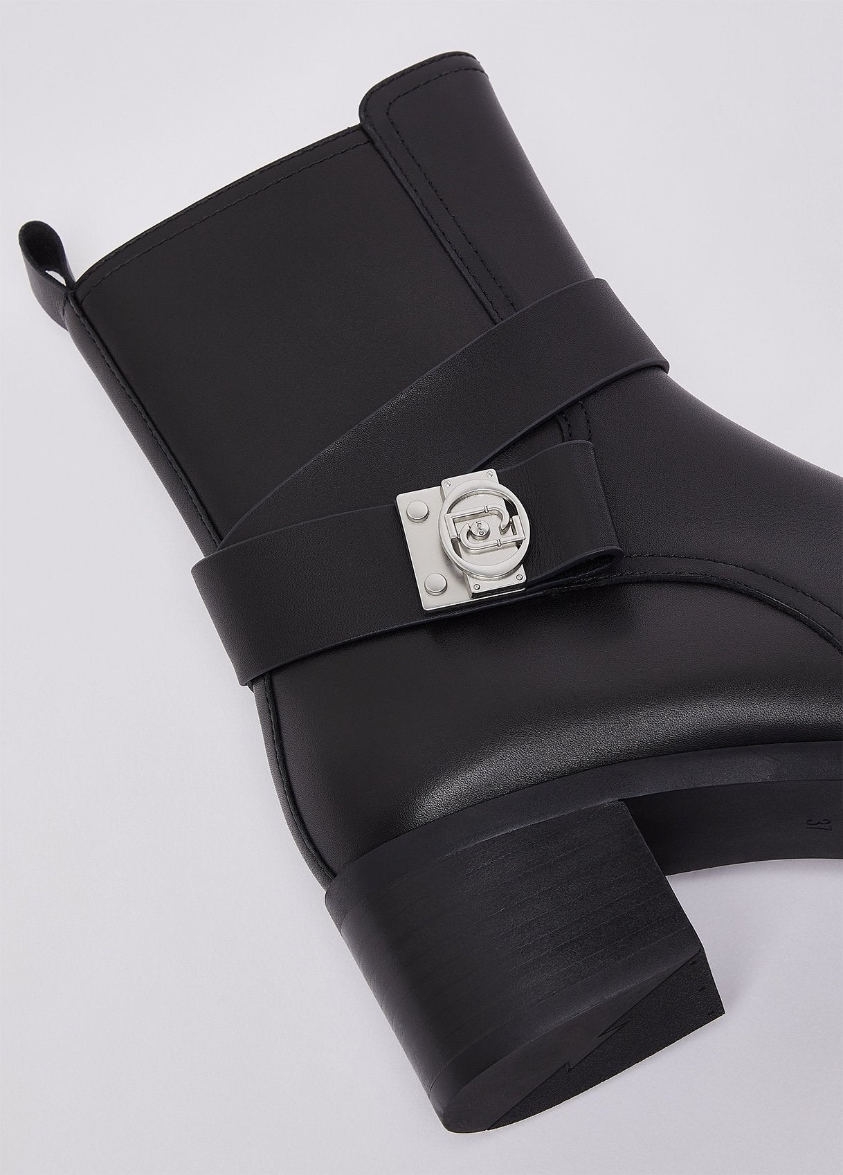 SF6055P01022222235-black