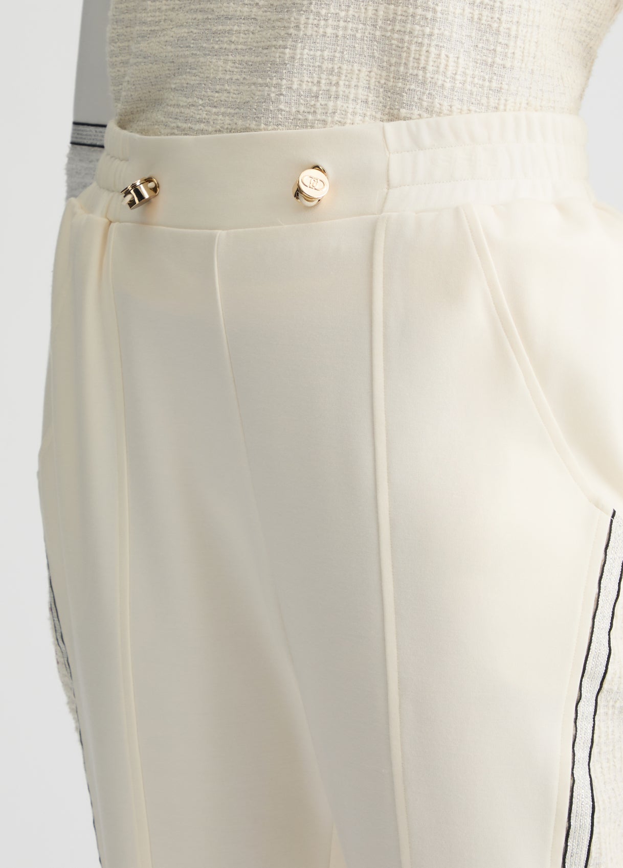 TA5054J594210105XXS-white