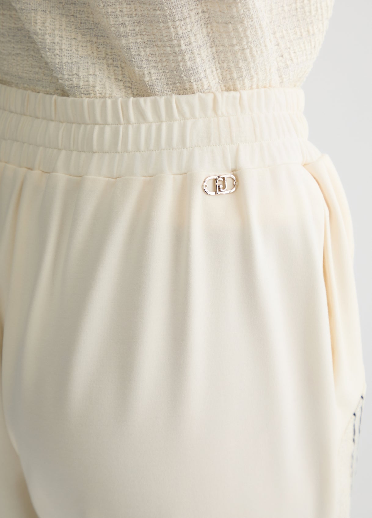 TA5054J594210105XXS-white