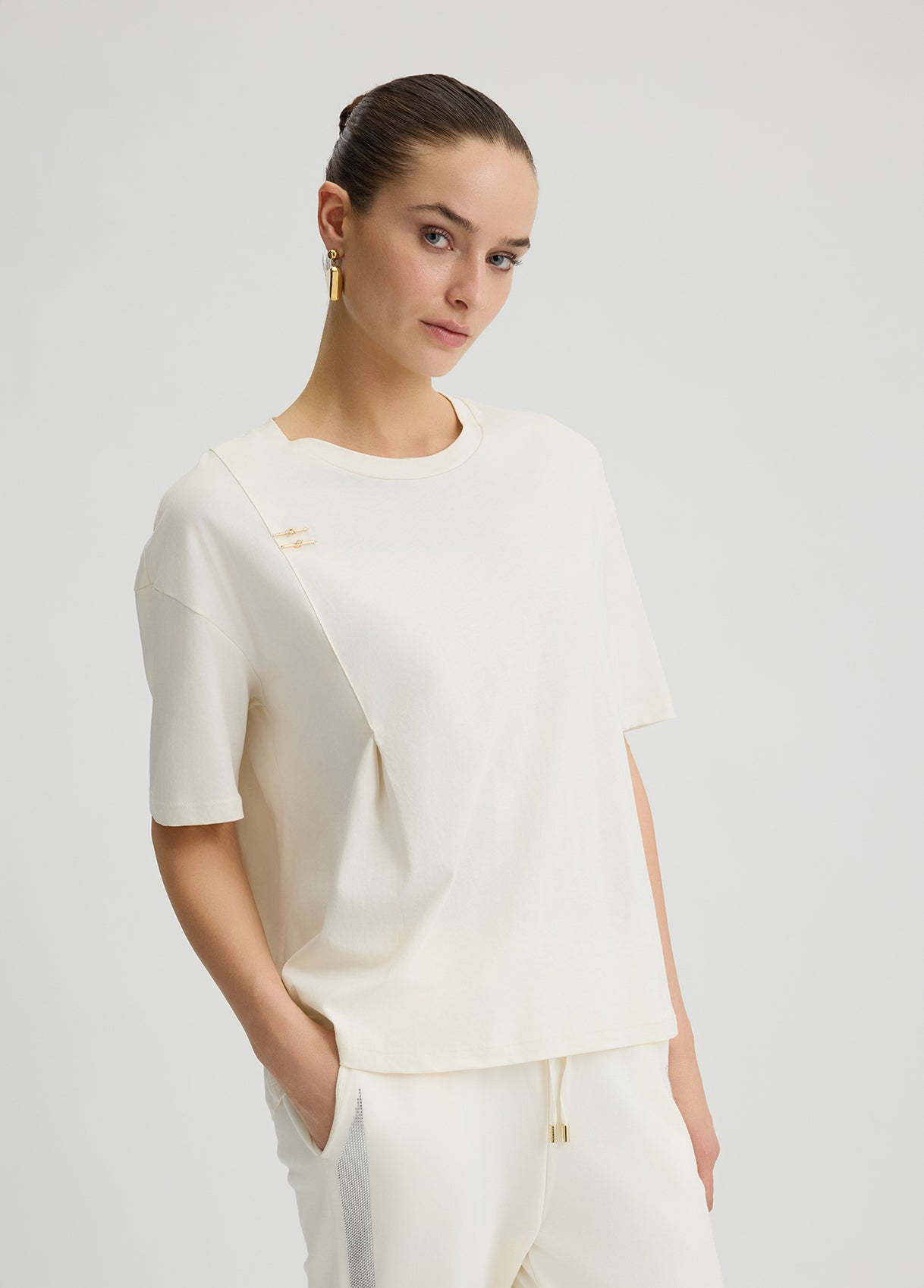 TA5186JS92310105XXS-white