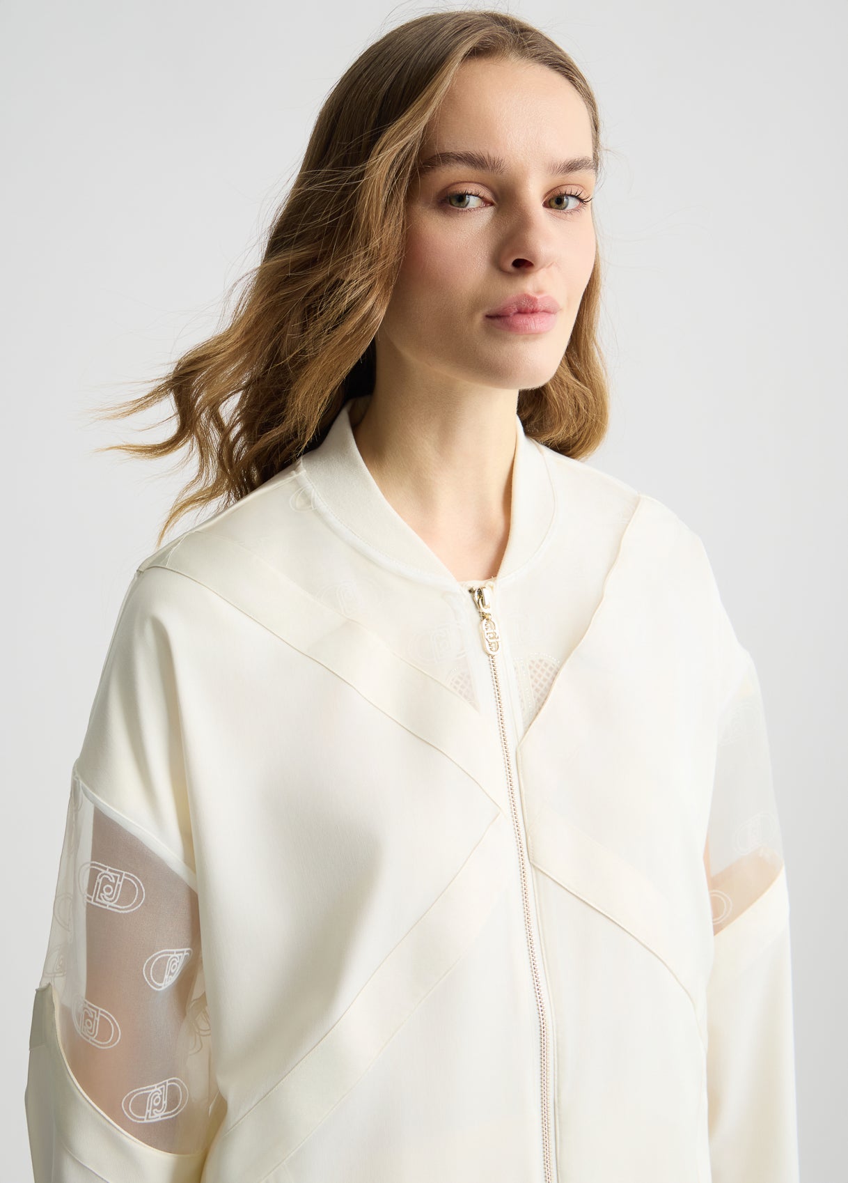 TA5200TS92210105XXS-white