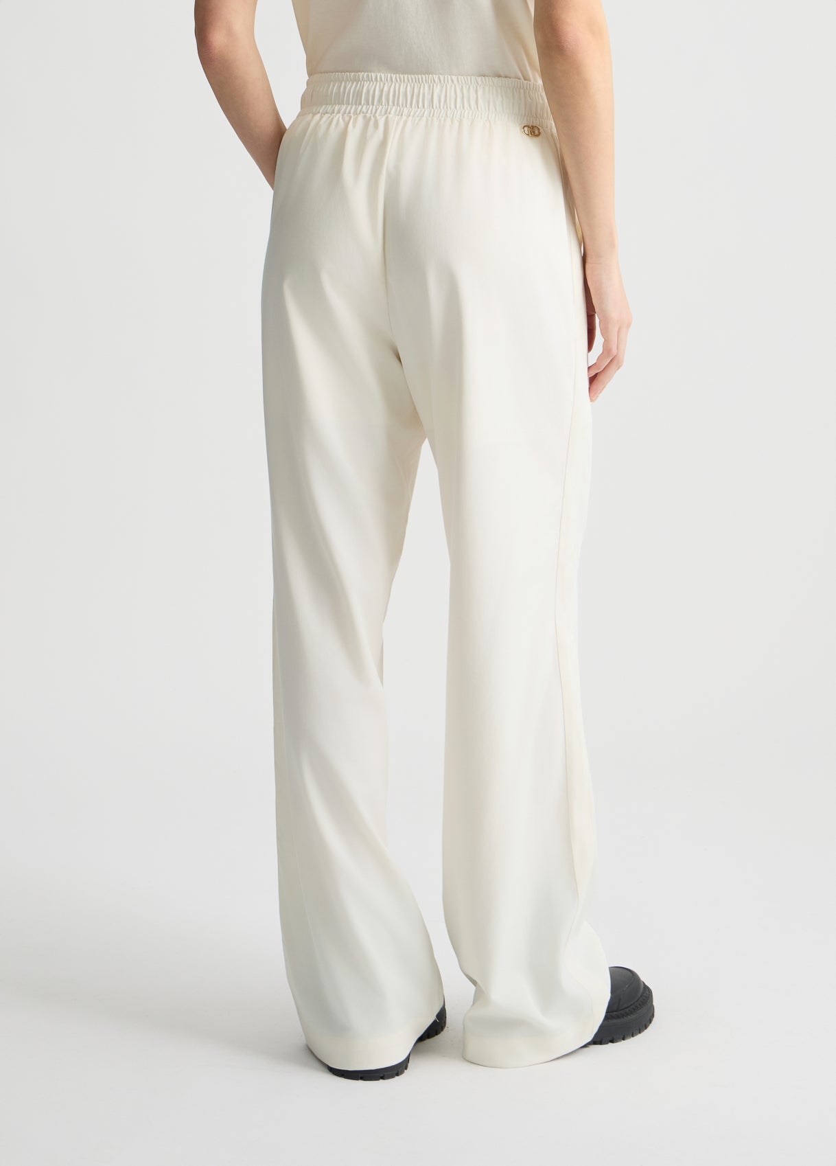 TA5204TS92210105XXS-white