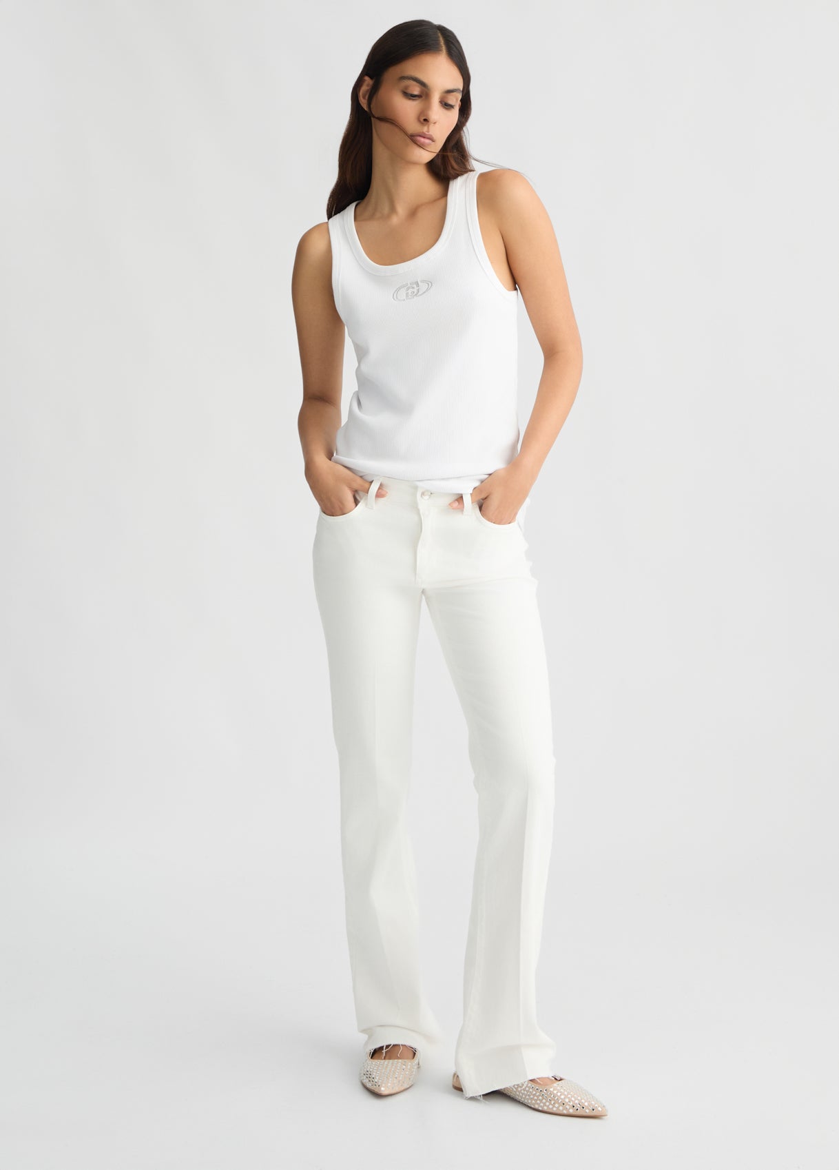 UA5082T18161070124-white wool