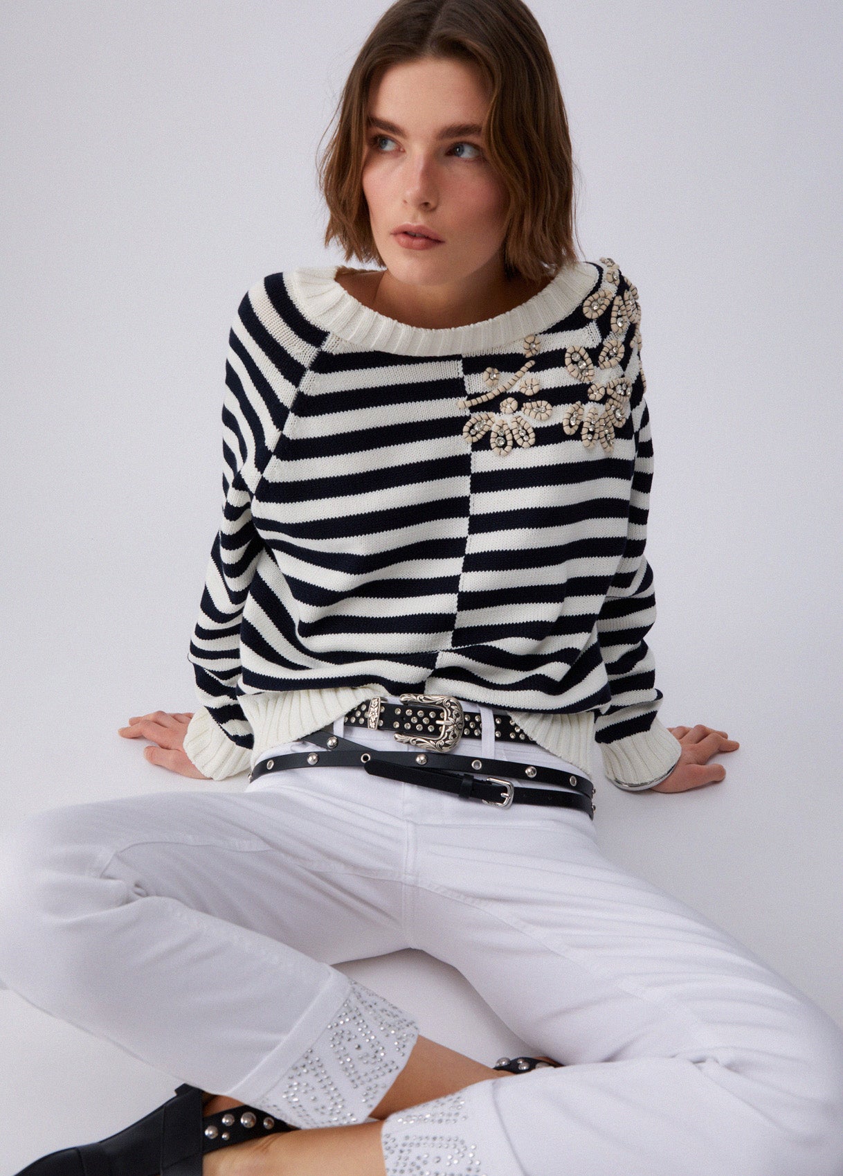 UA6006T25941111124-white