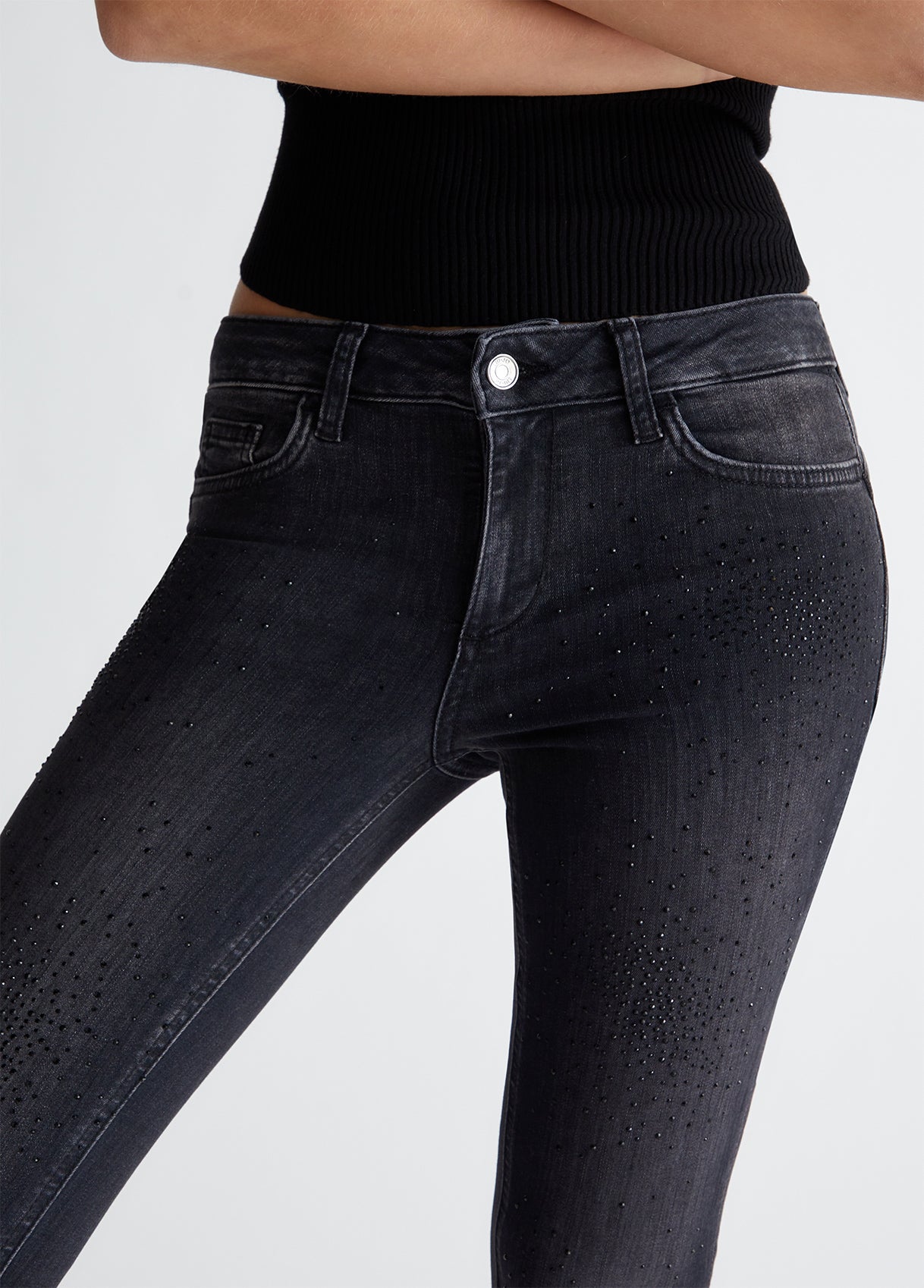 UF4006D48118826824-black denim