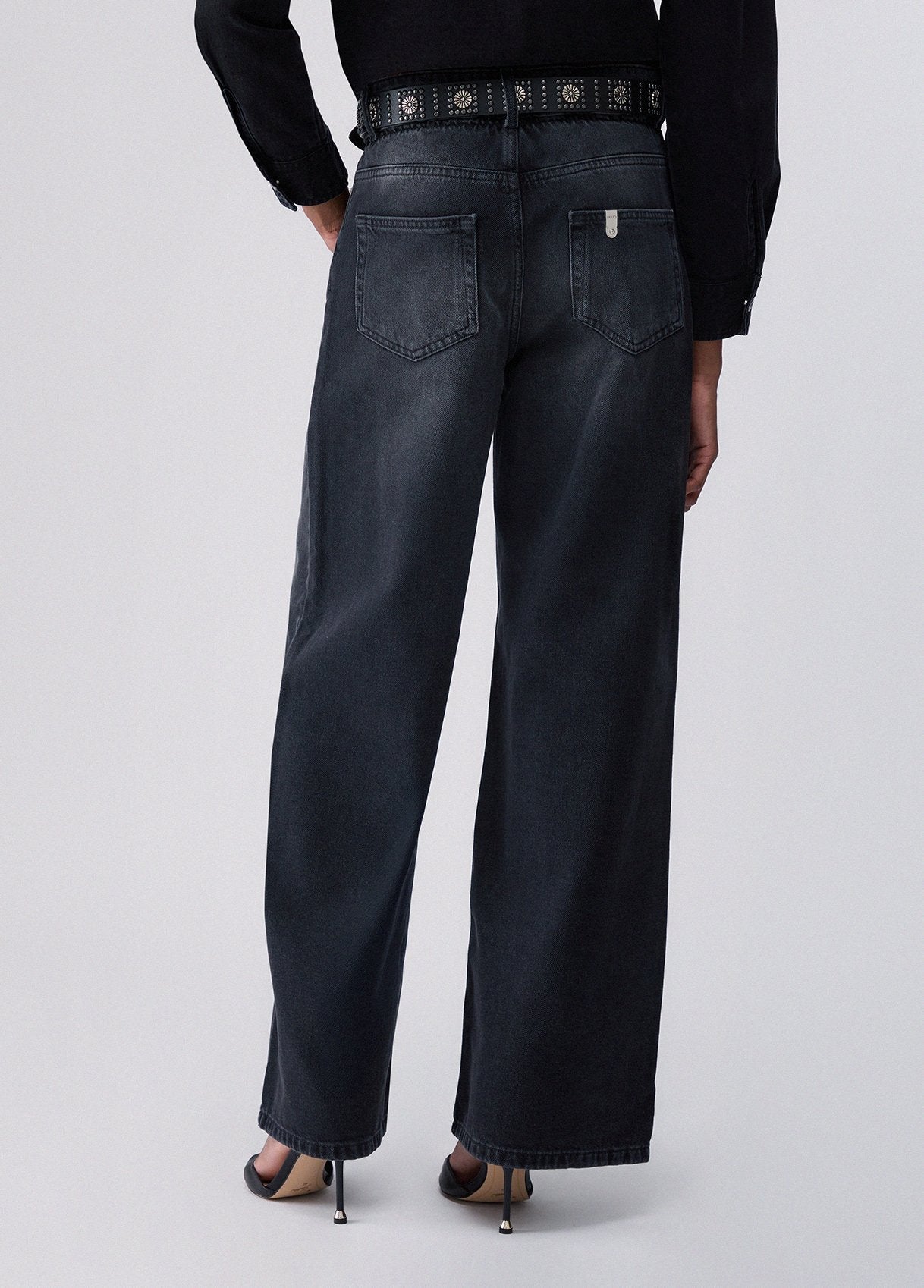 UF6186D03708752642-black denim