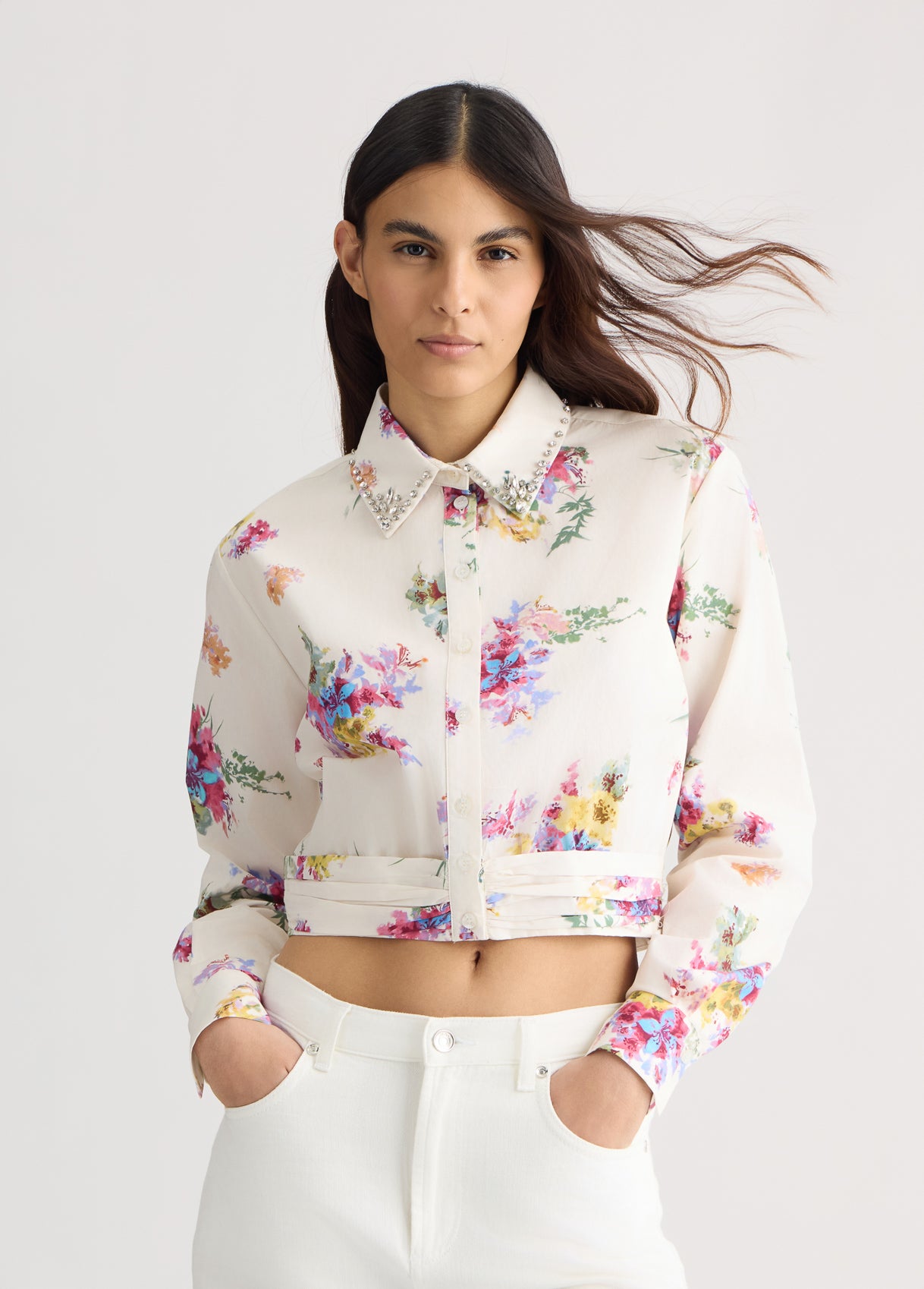 WA5009T4883M947238-white with flowers