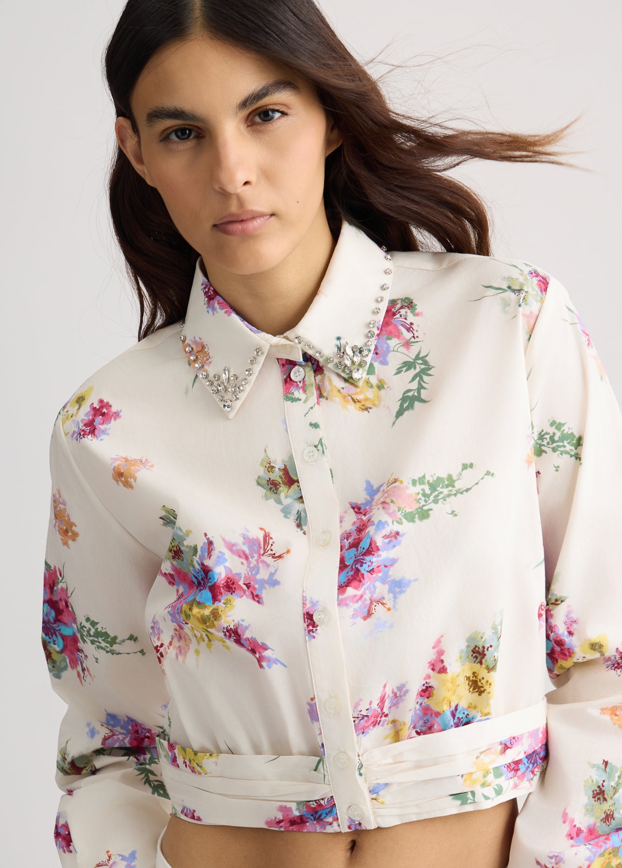 WA5009T4883M947238-white with flowers