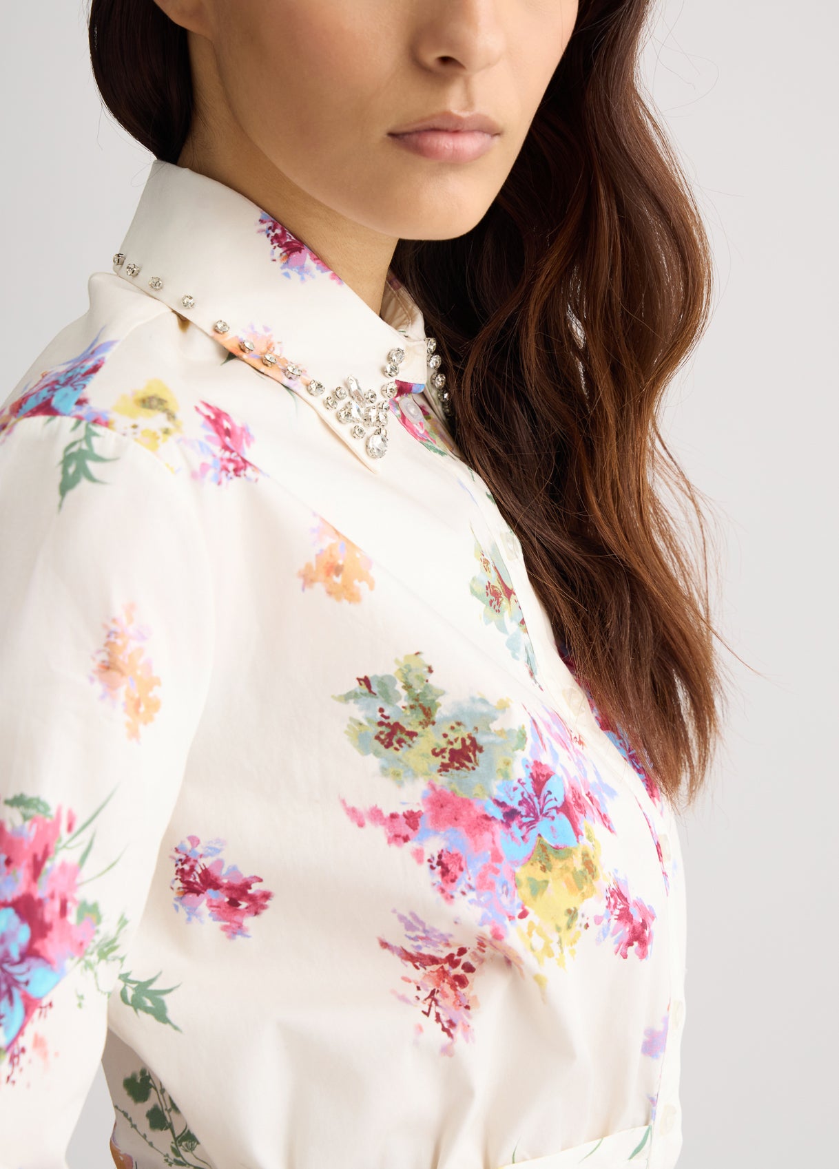 WA5009T4883M947238-white with flowers