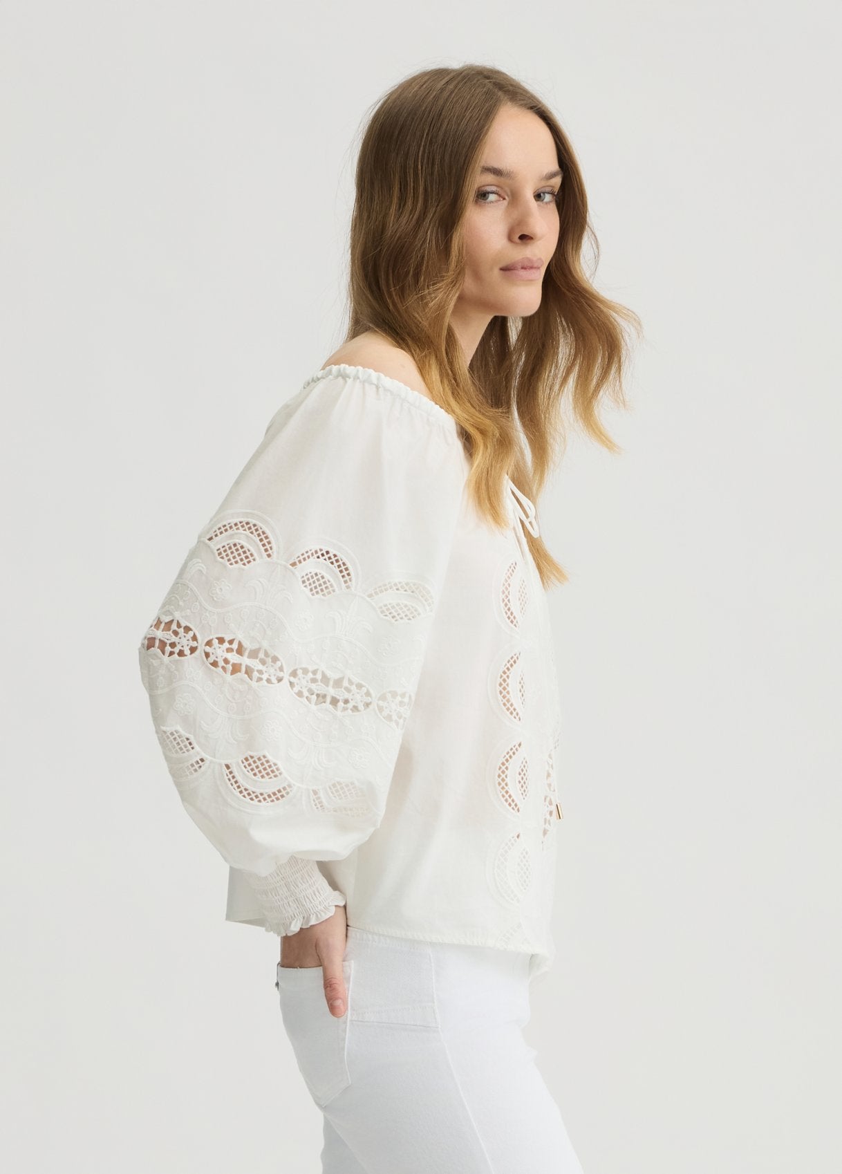 WA5257T48532030438-white