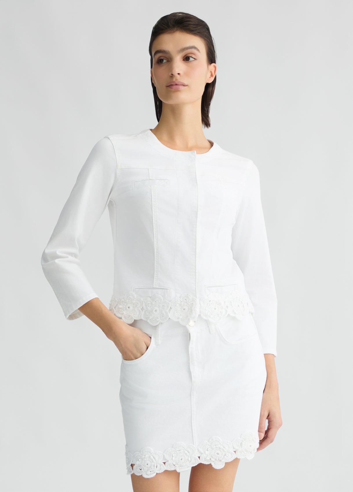 WA5456T4033M960338-white with embroidery