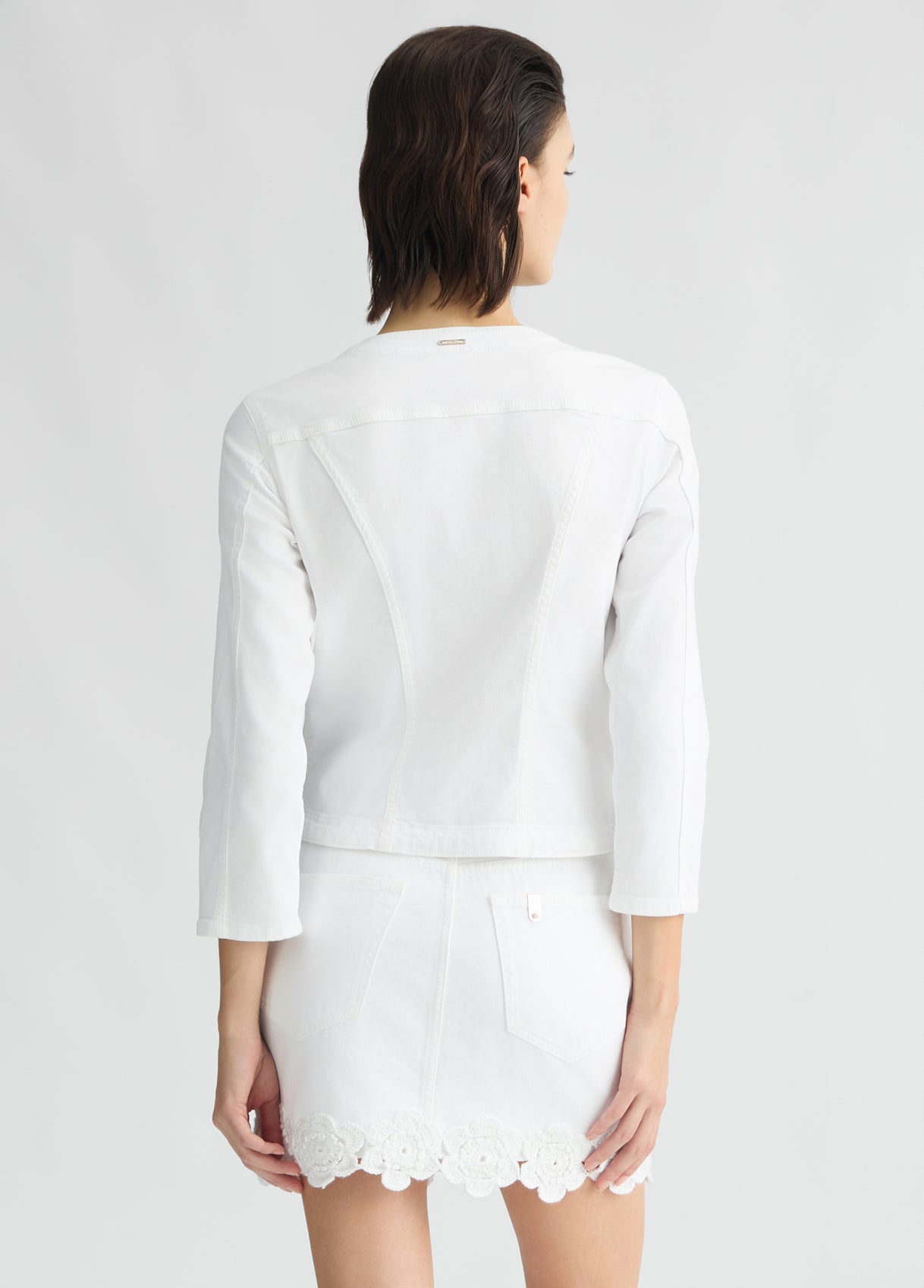 WA5456T4033M960338-white with embroidery