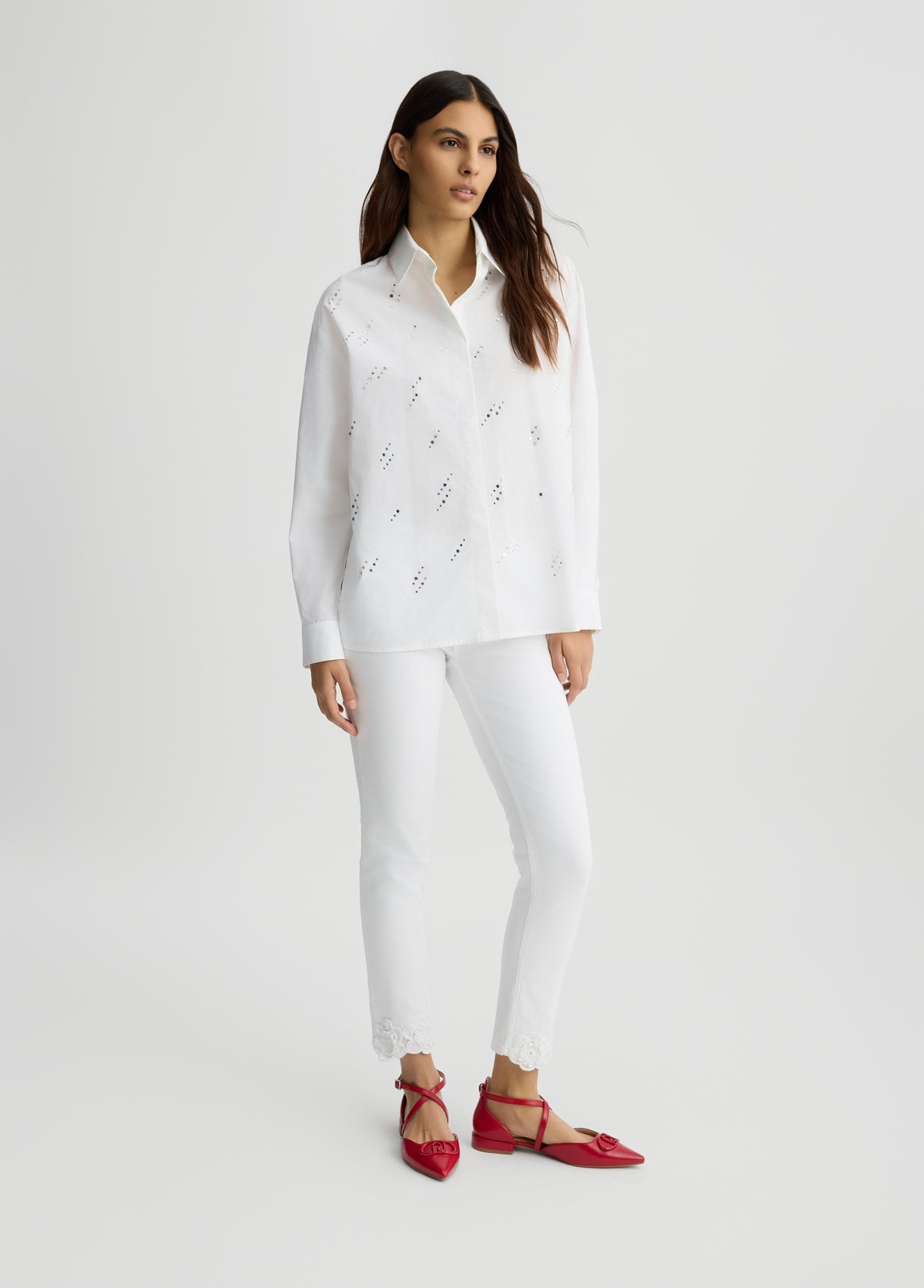 WA5457T4033M960324-white with embroidery