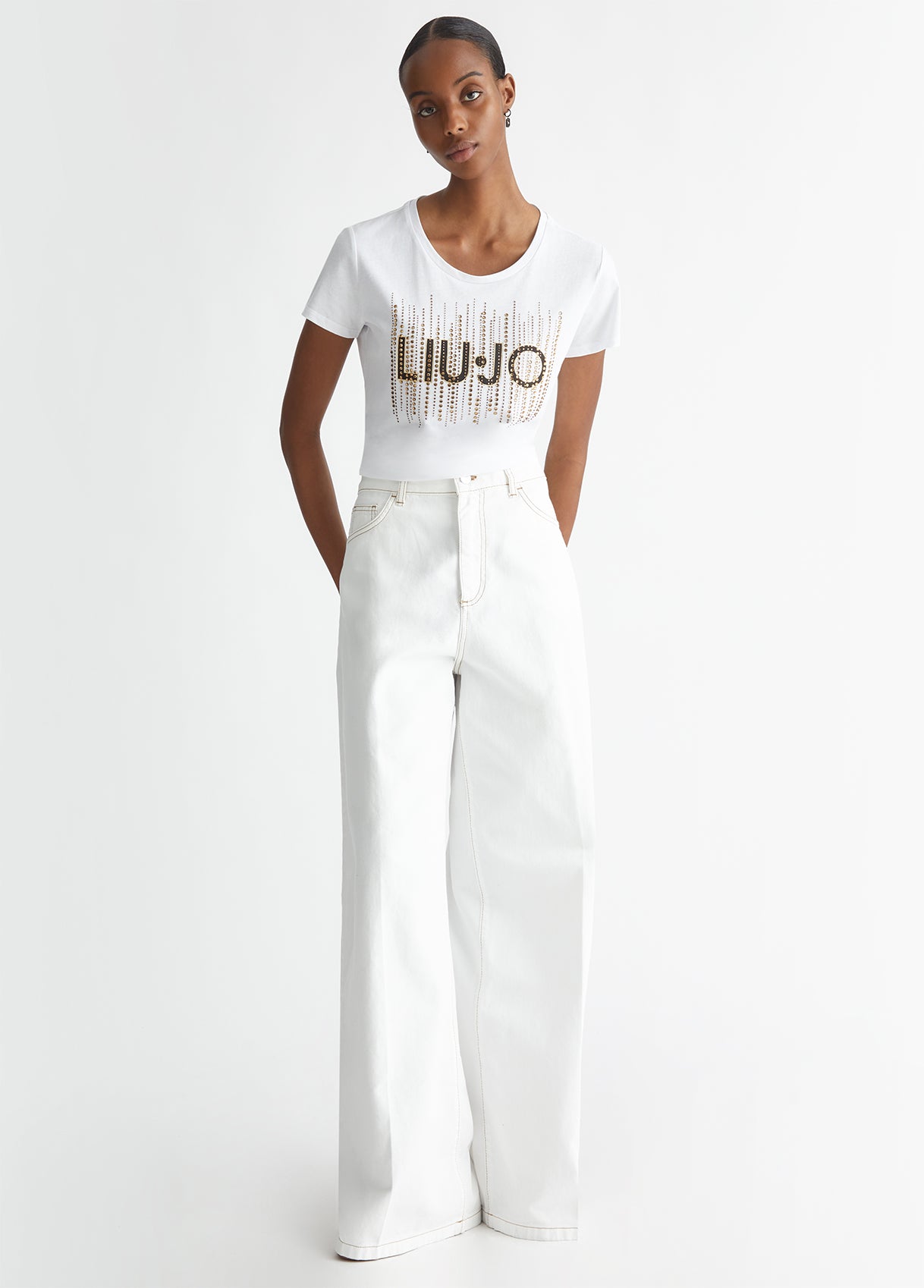 WF4105J5904N9815XS-white