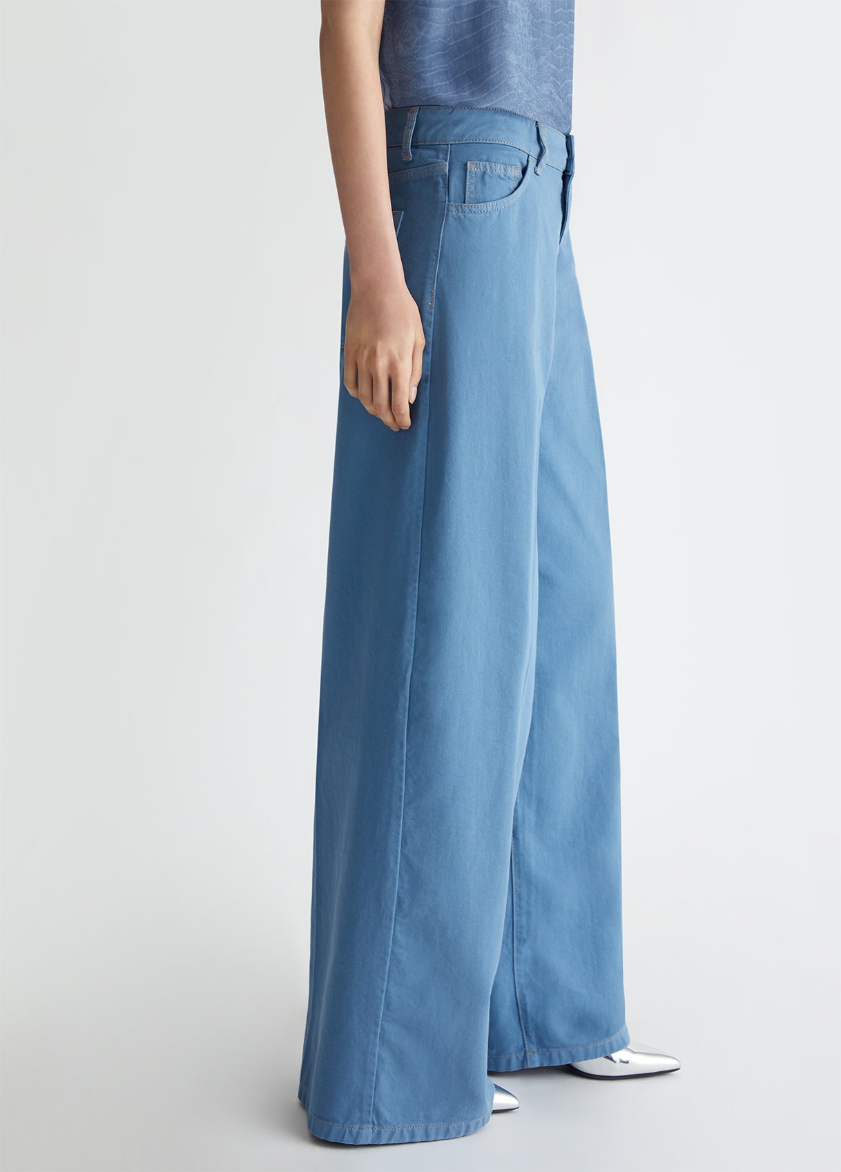 WF4323T17577402124-blue