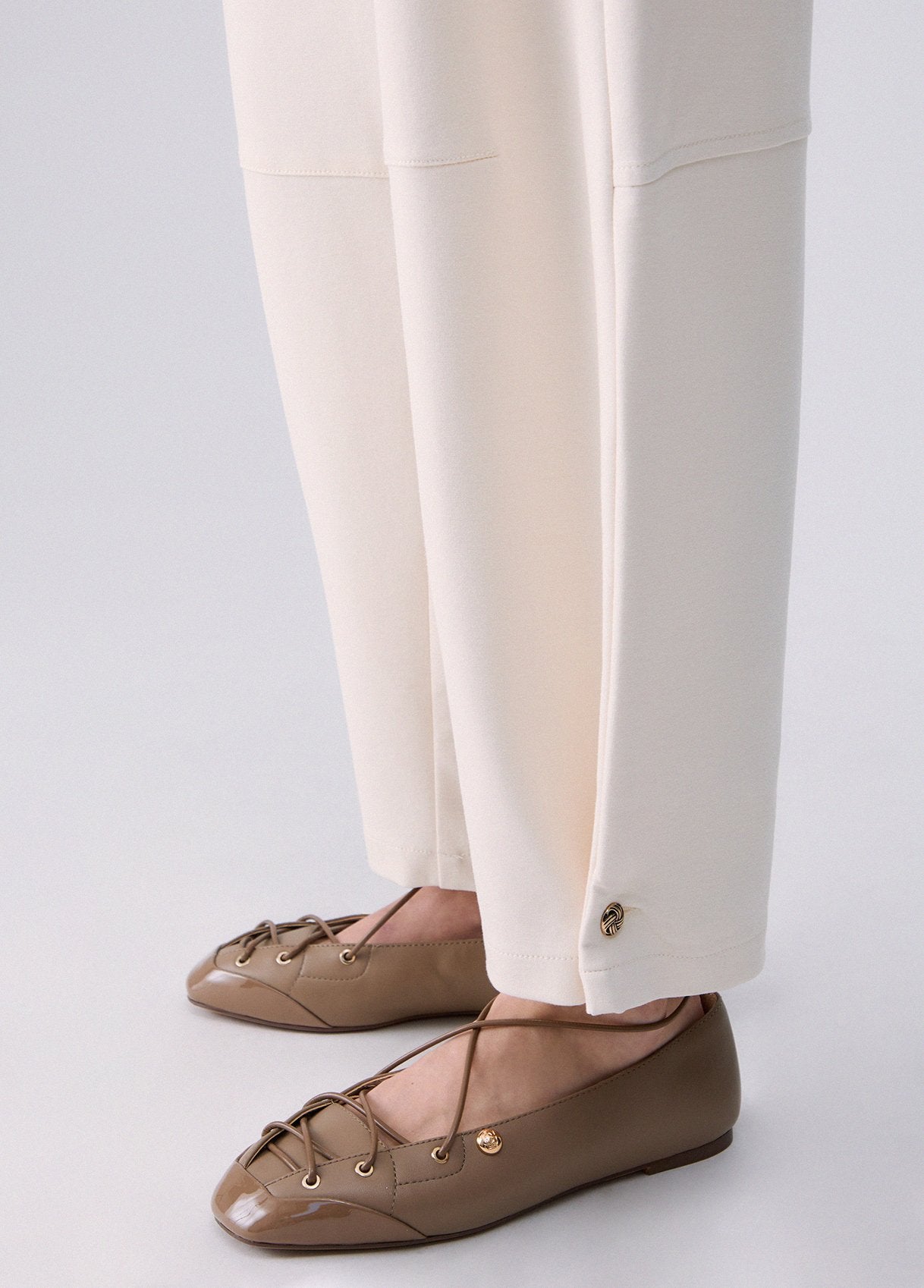 WF6086J91892070436-white