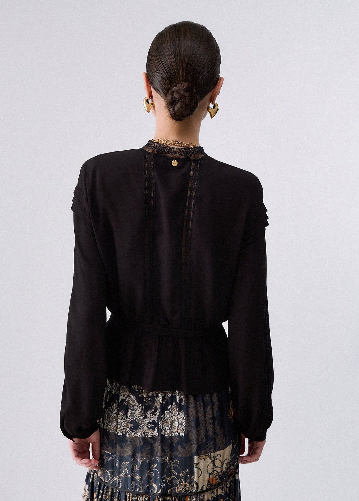 WF6175T25782222238-black