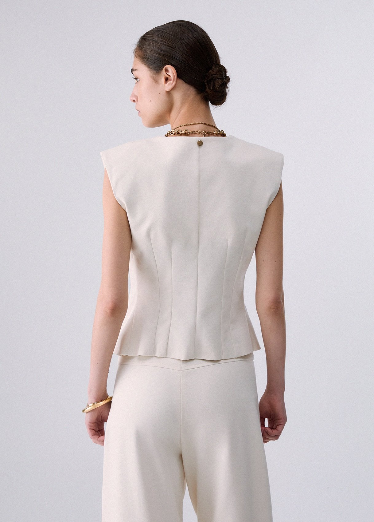 WF6413J91892070438-white